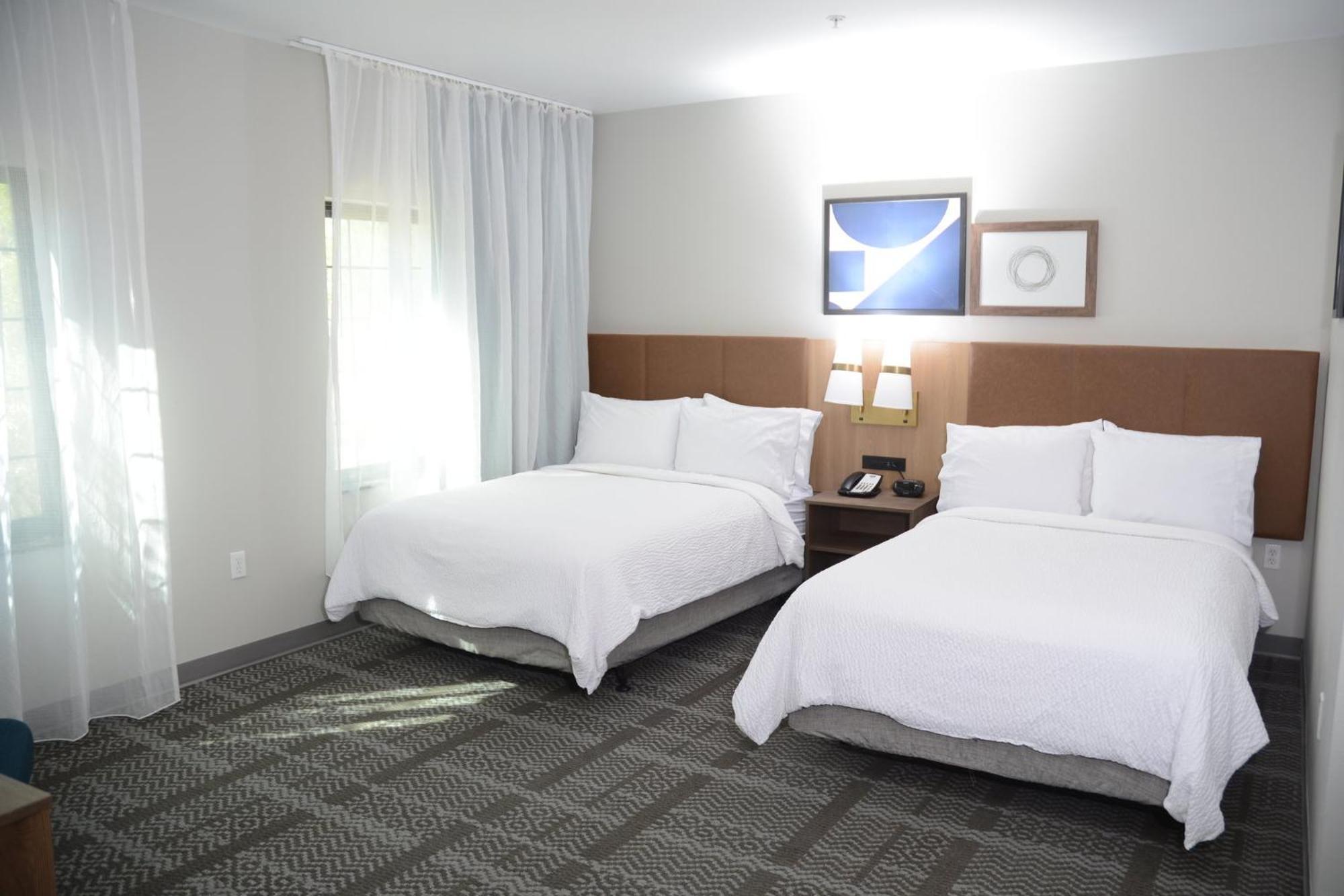 Two-Bedroom Suite with Mobility Accessible Tub,1624755099:JPEG
