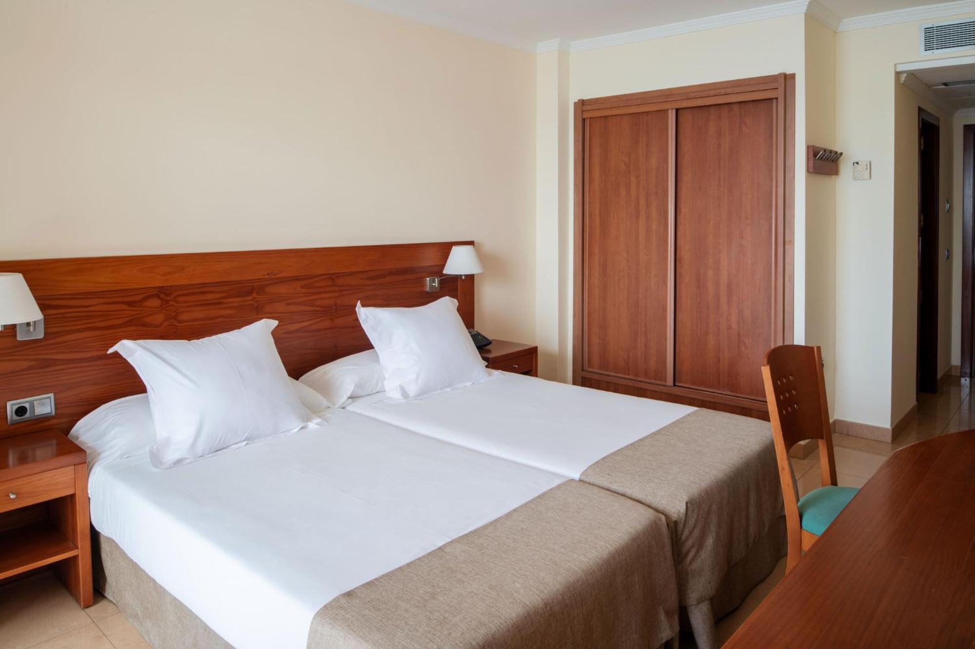 Chambre Double ou Lits Jumeaux - Vue sur Mer