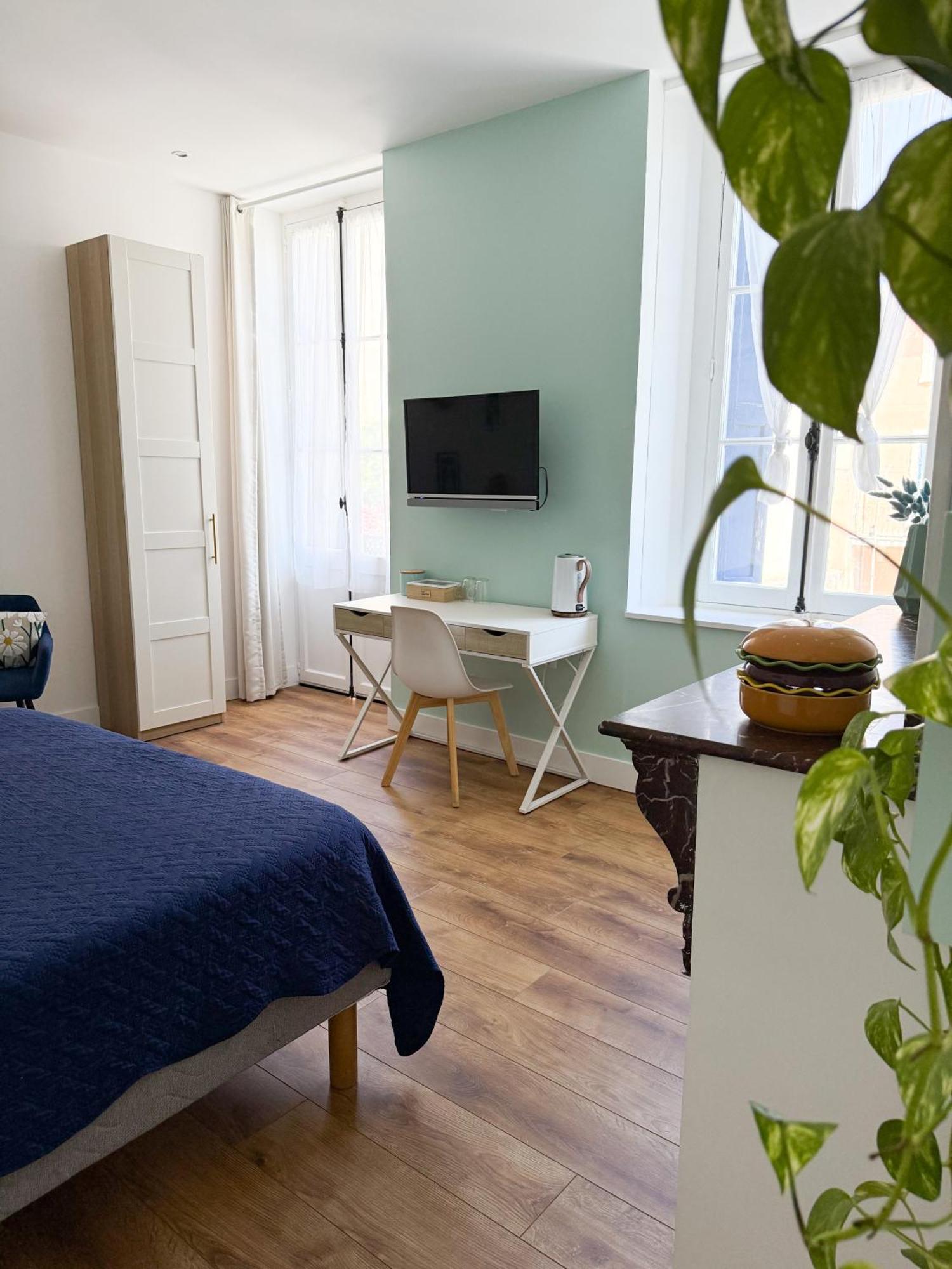 Kamer met Queensize Bed en Balkon