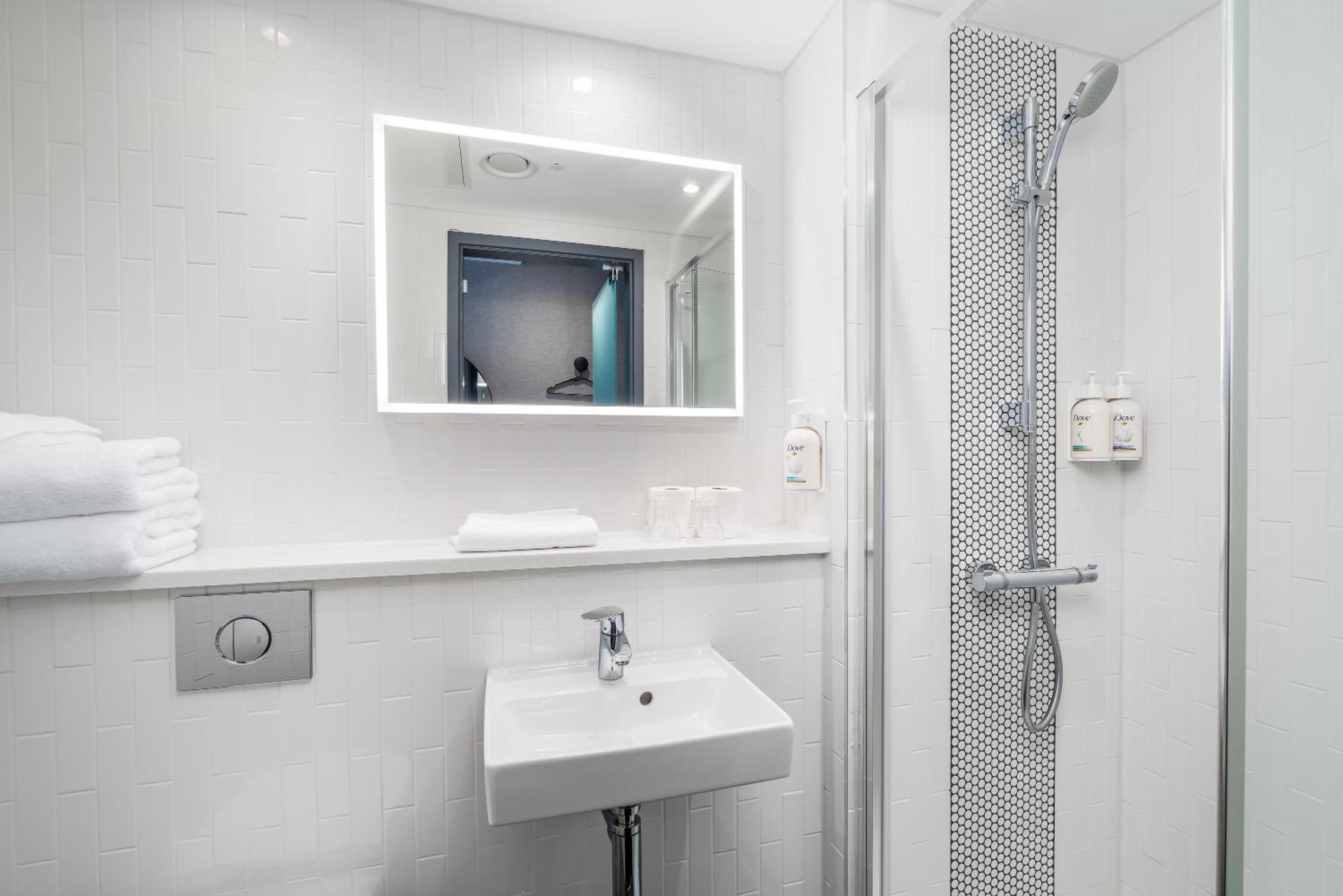 Habitación Doble con 2 camas, cómoda y con vistas