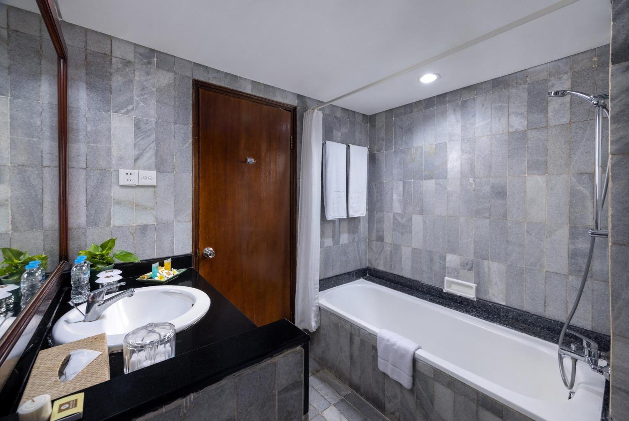 Deluxe Double or Twin Room with Garden View,1697832580:JPEG