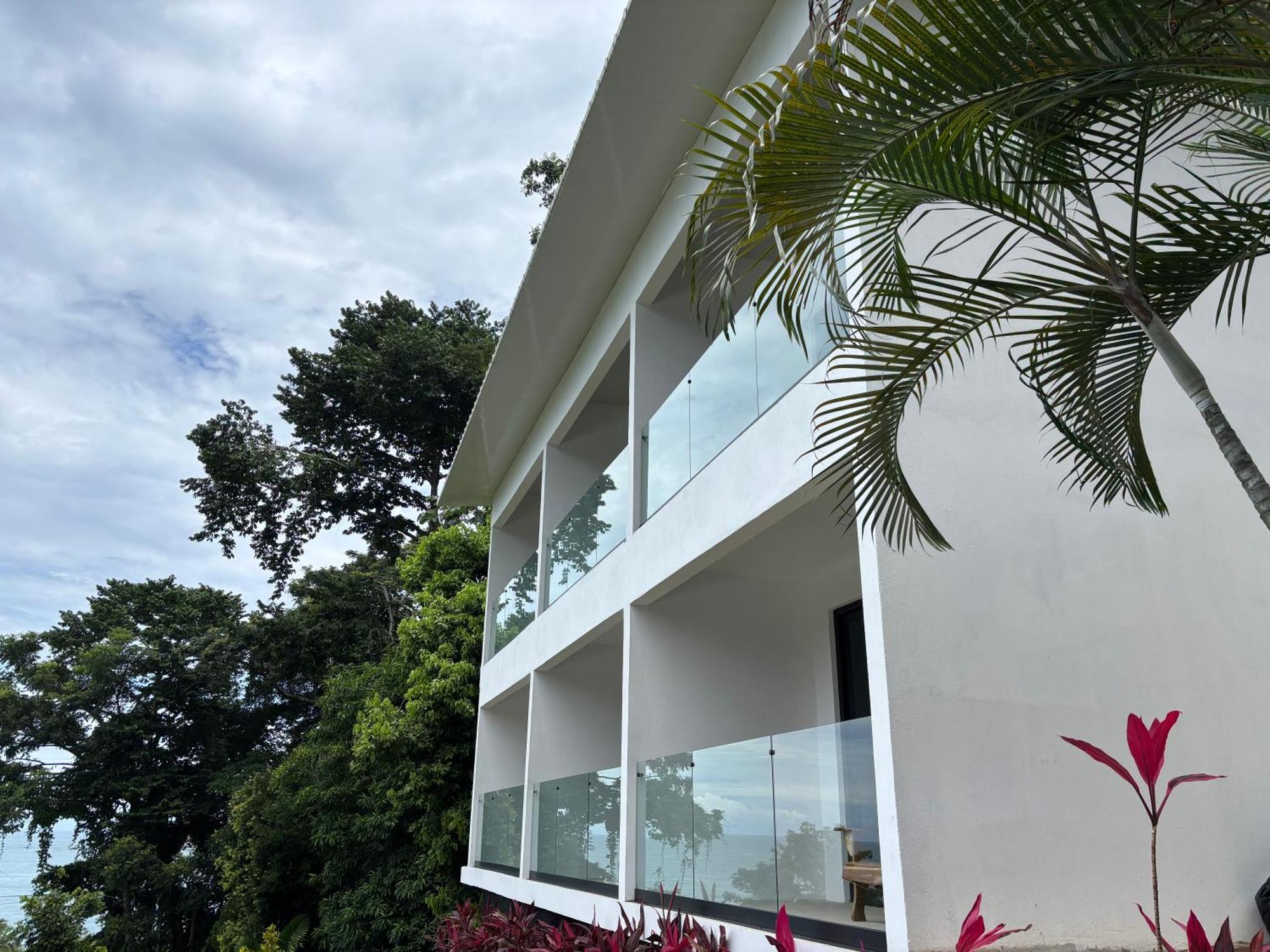 Sea Breeze Deluxe Oceanview (on the mountain, crossing the main street)
