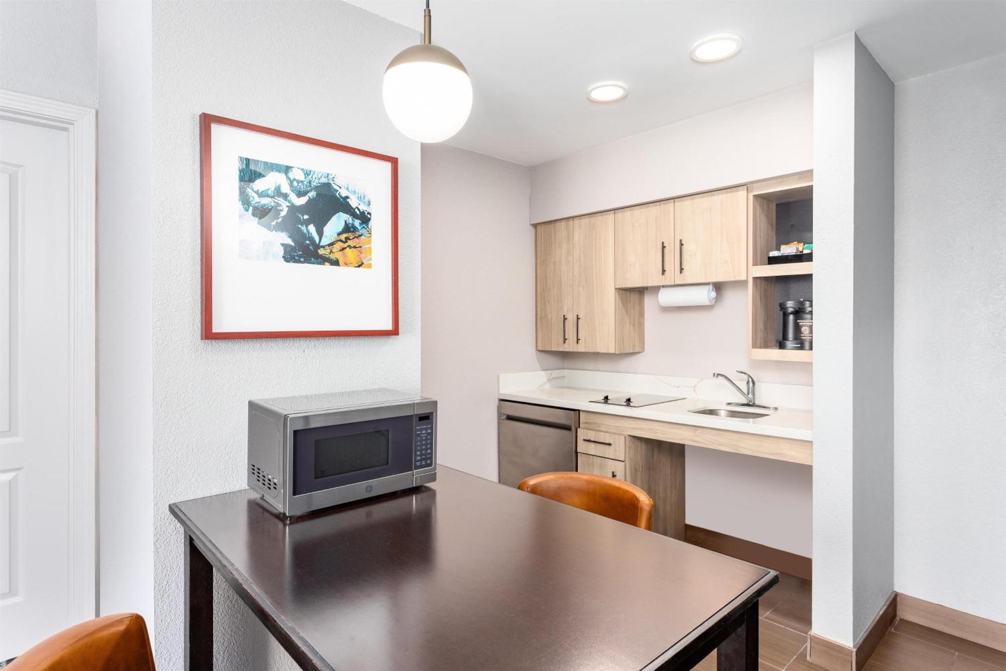 King Suite Mobility Access or Non-Smoking