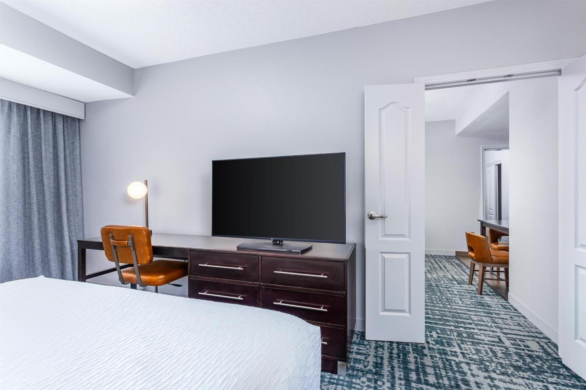 Two Bedroom Suite One King Two Queen Beds Non-Smoking
