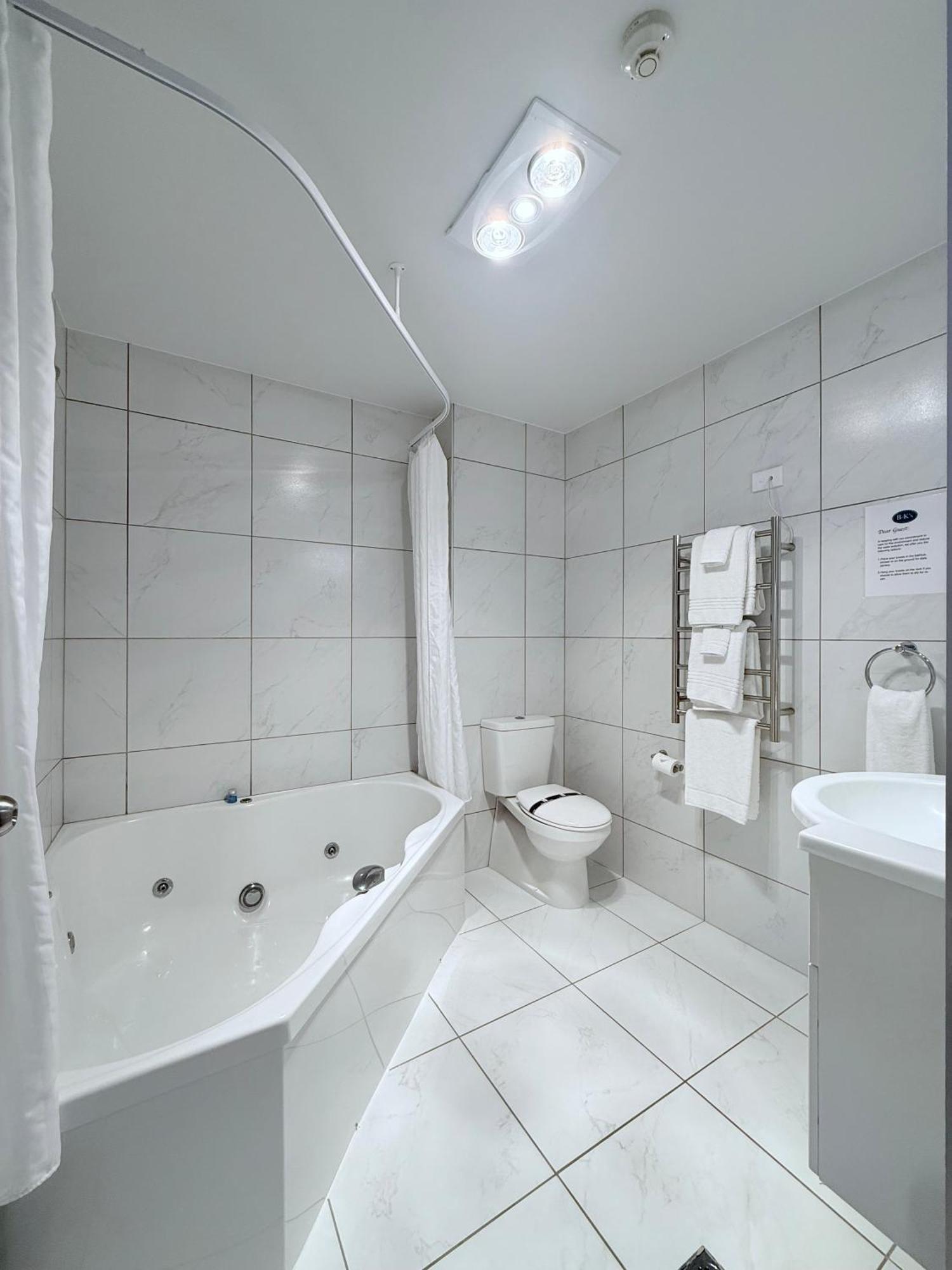 Suite with Spa Bath