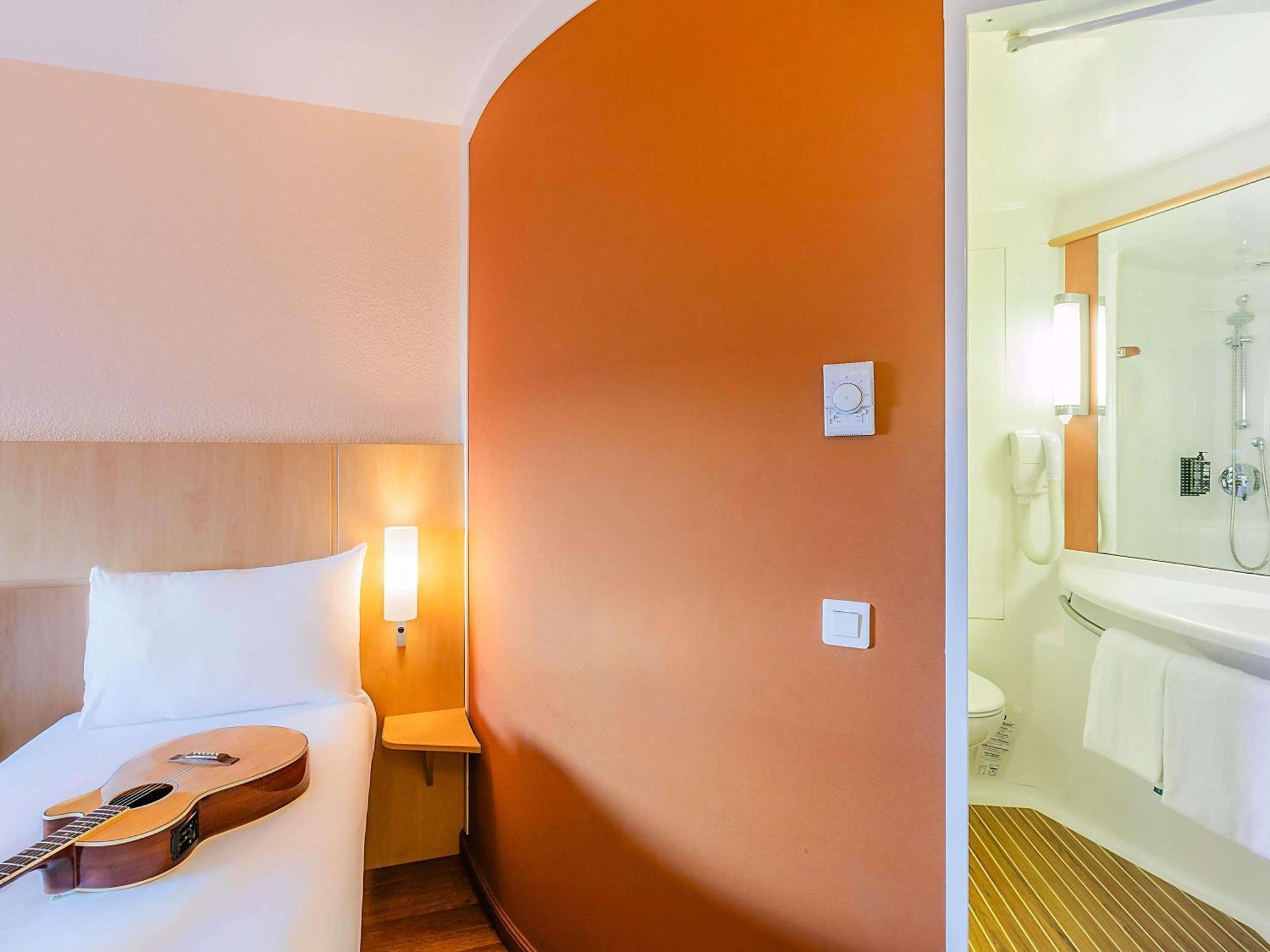 Quarto Duplo com Cama Extra