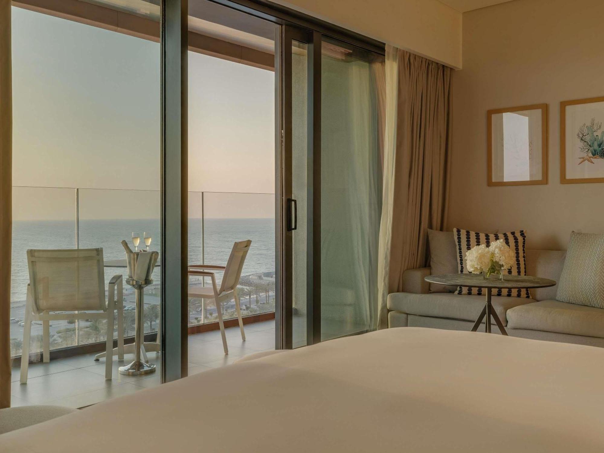 Superior King Room Sea View