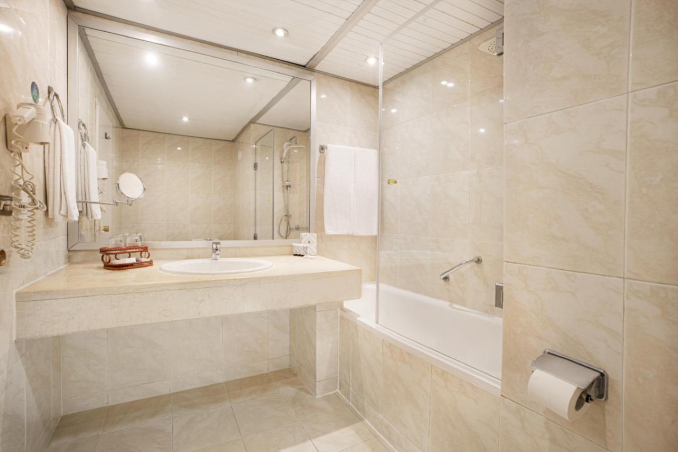 Standard Double Room with City View,1729997121:JPEG