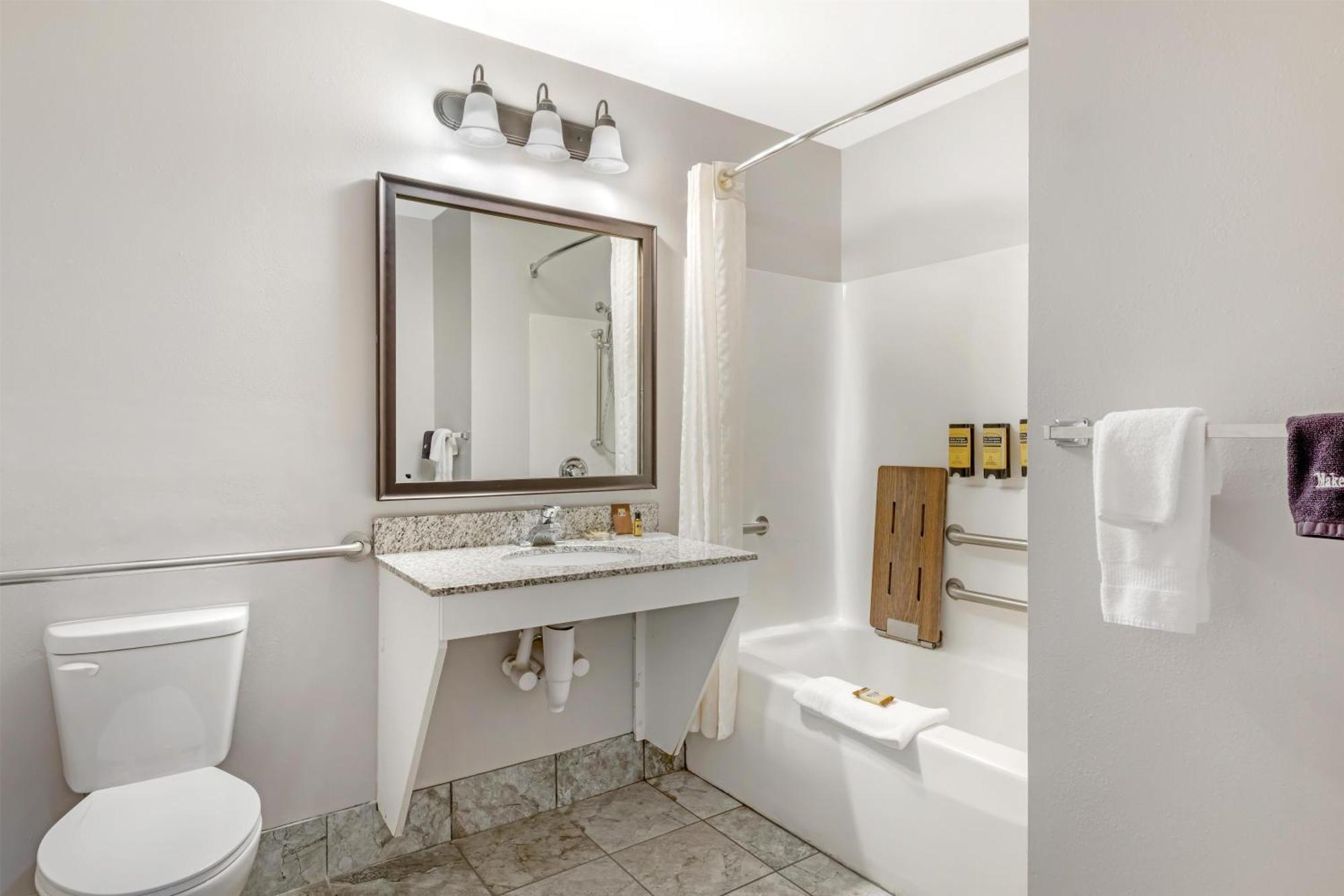 Queen Suite with Two Queen Beds - Disability Access