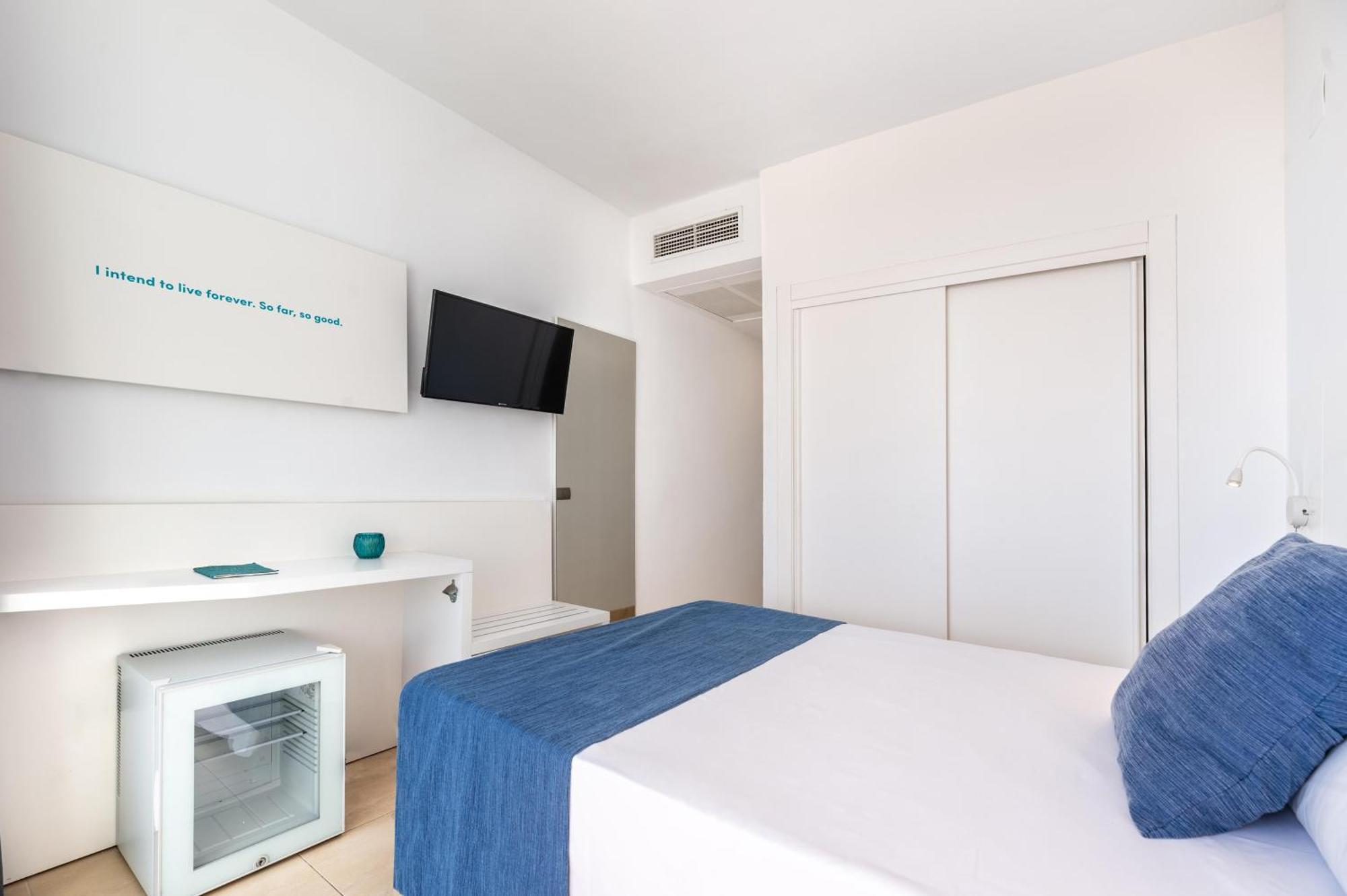 Single Room with Lateral Sea View