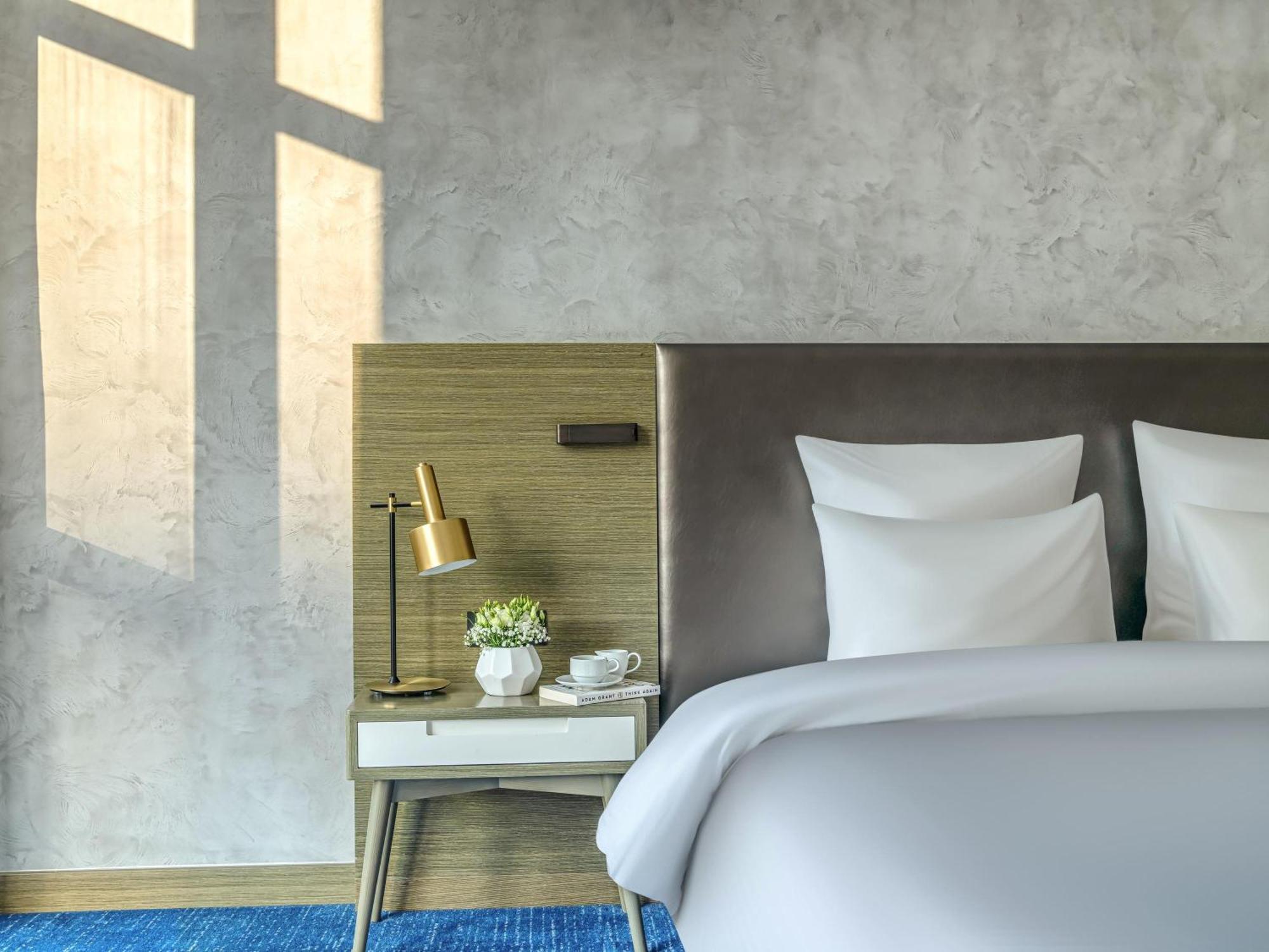 Deluxe King Room with Lagoon View