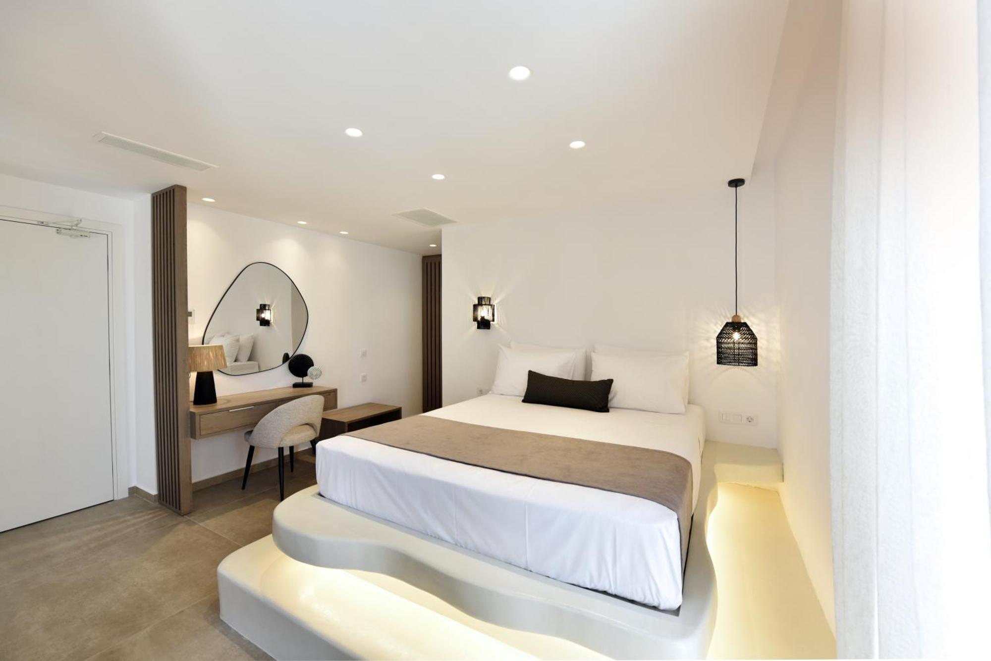 Deluxe Suite with Spa Bath