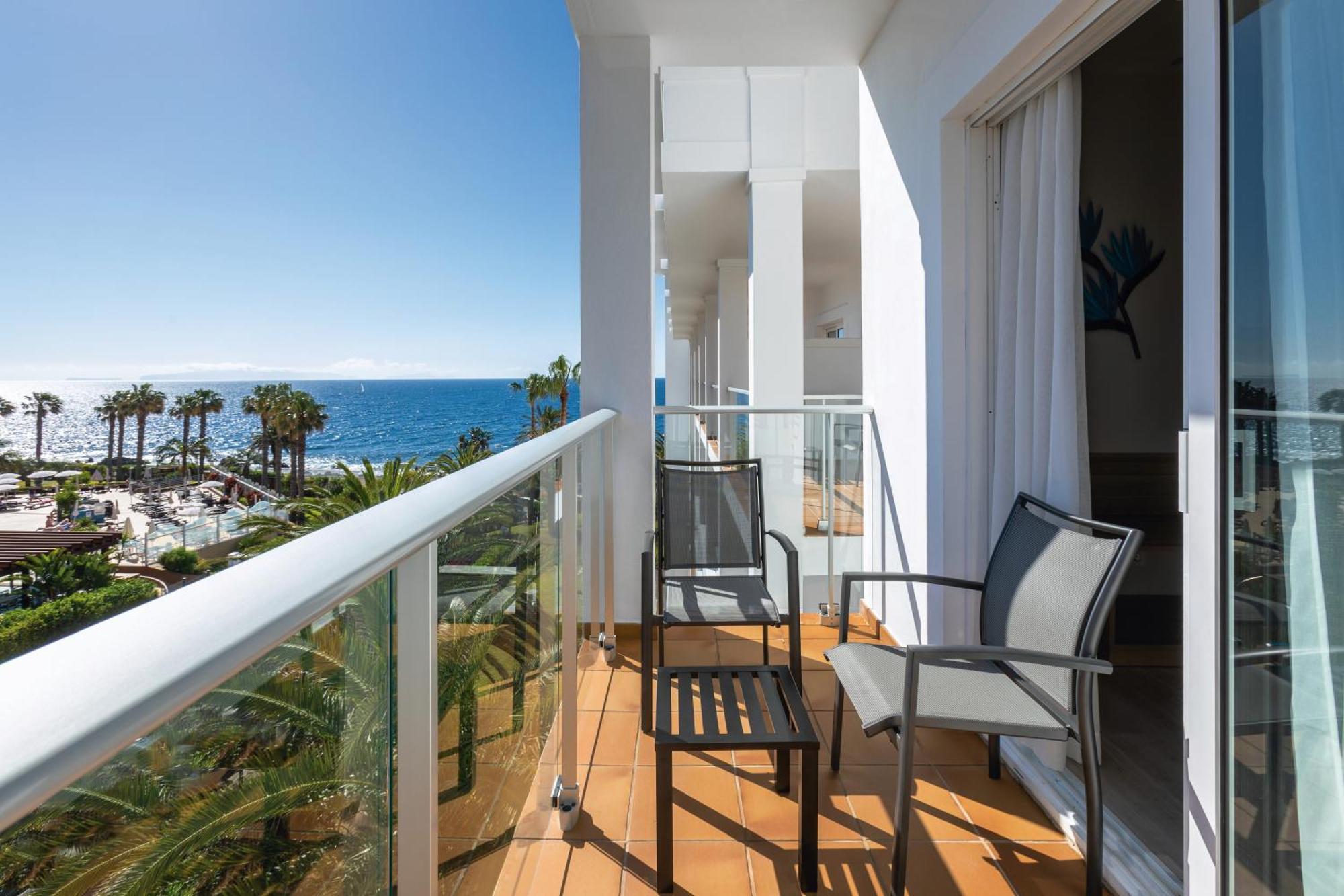 Habitación Doble con vistas laterales al mar