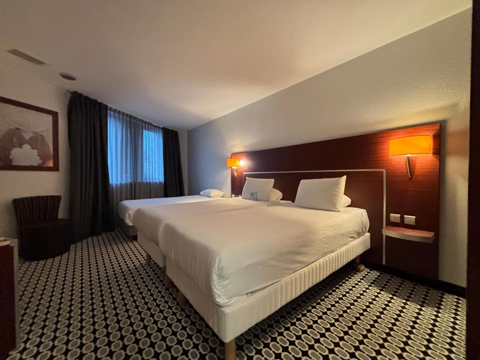 Superior Triple Room 3 Single Beds