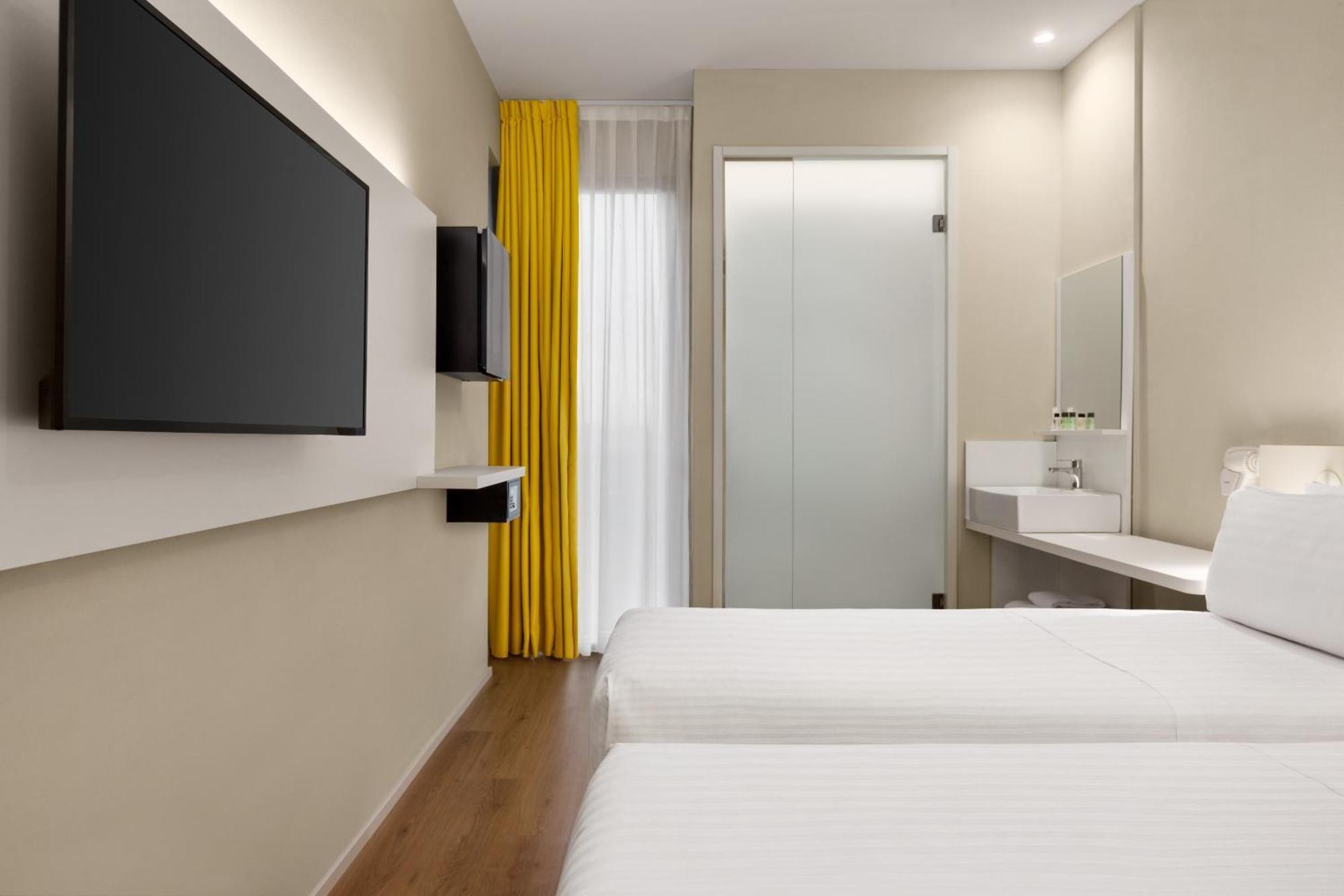 Quarto Standard com 2 Camas de Solteiro - Não Fumantes