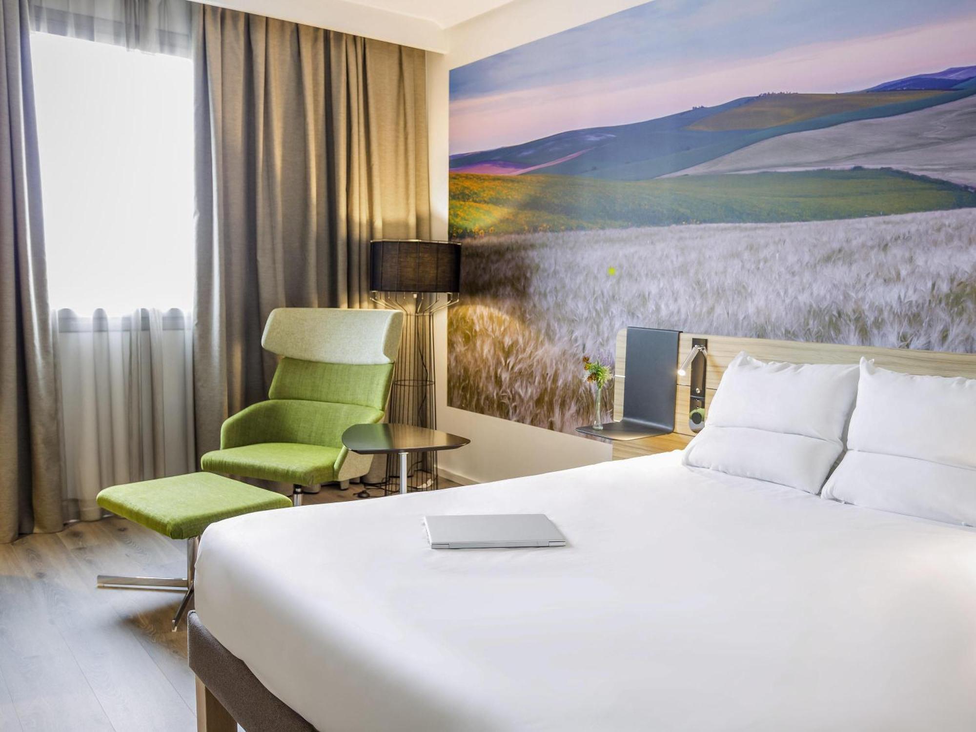 Deluxe Double Room,1756399787:JPEG