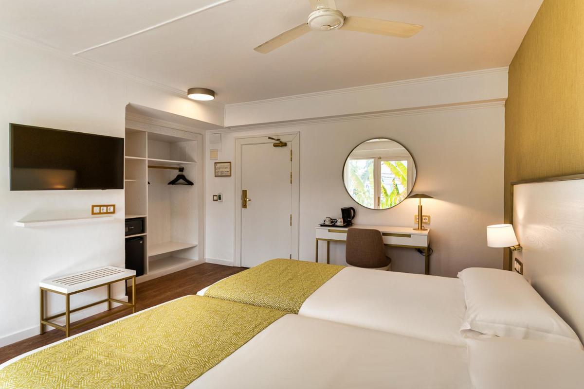 Standard Double or Twin Room Balcony