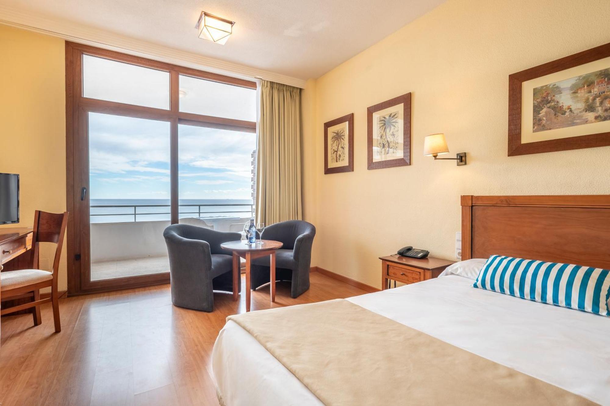 Quarto Triplo Deluxe com Vista do Mar