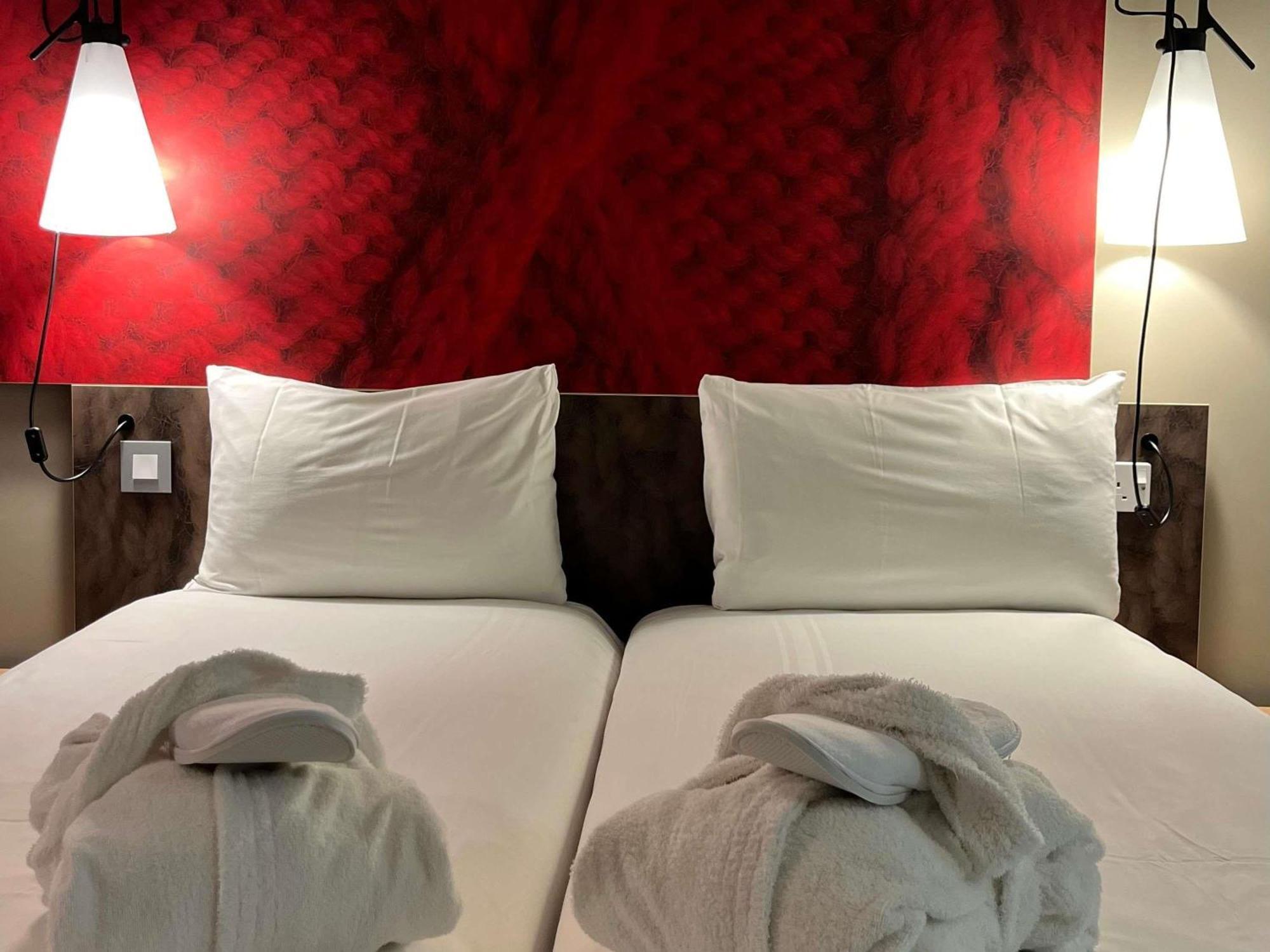 Premium Twin Room,1704827432:JPEG