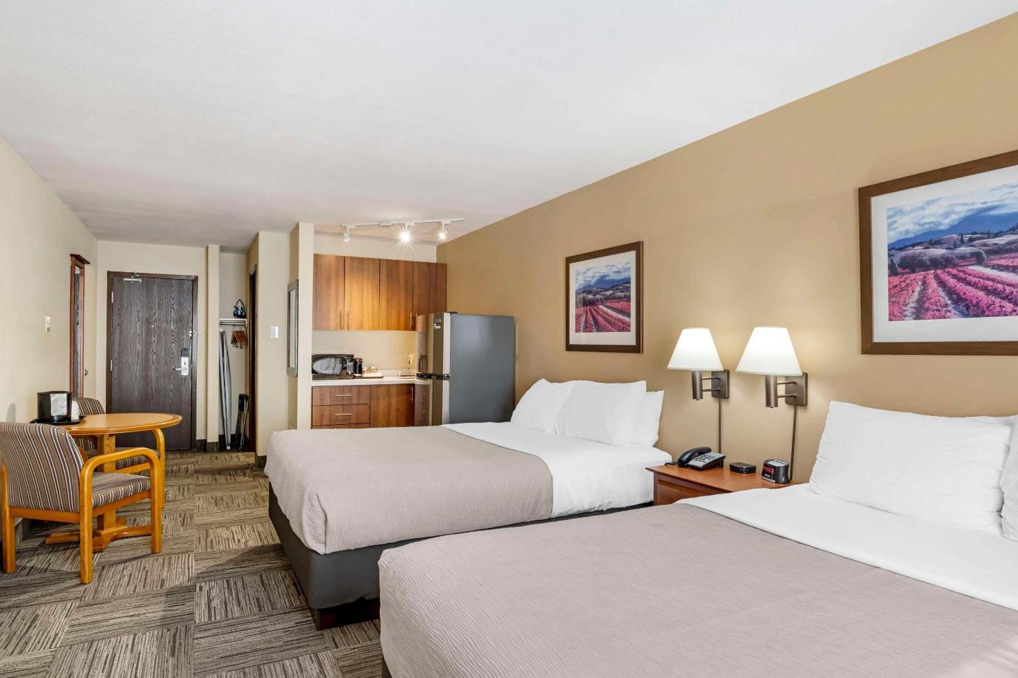 Efficiency Queen Room Two Queen Beds Non Smoking