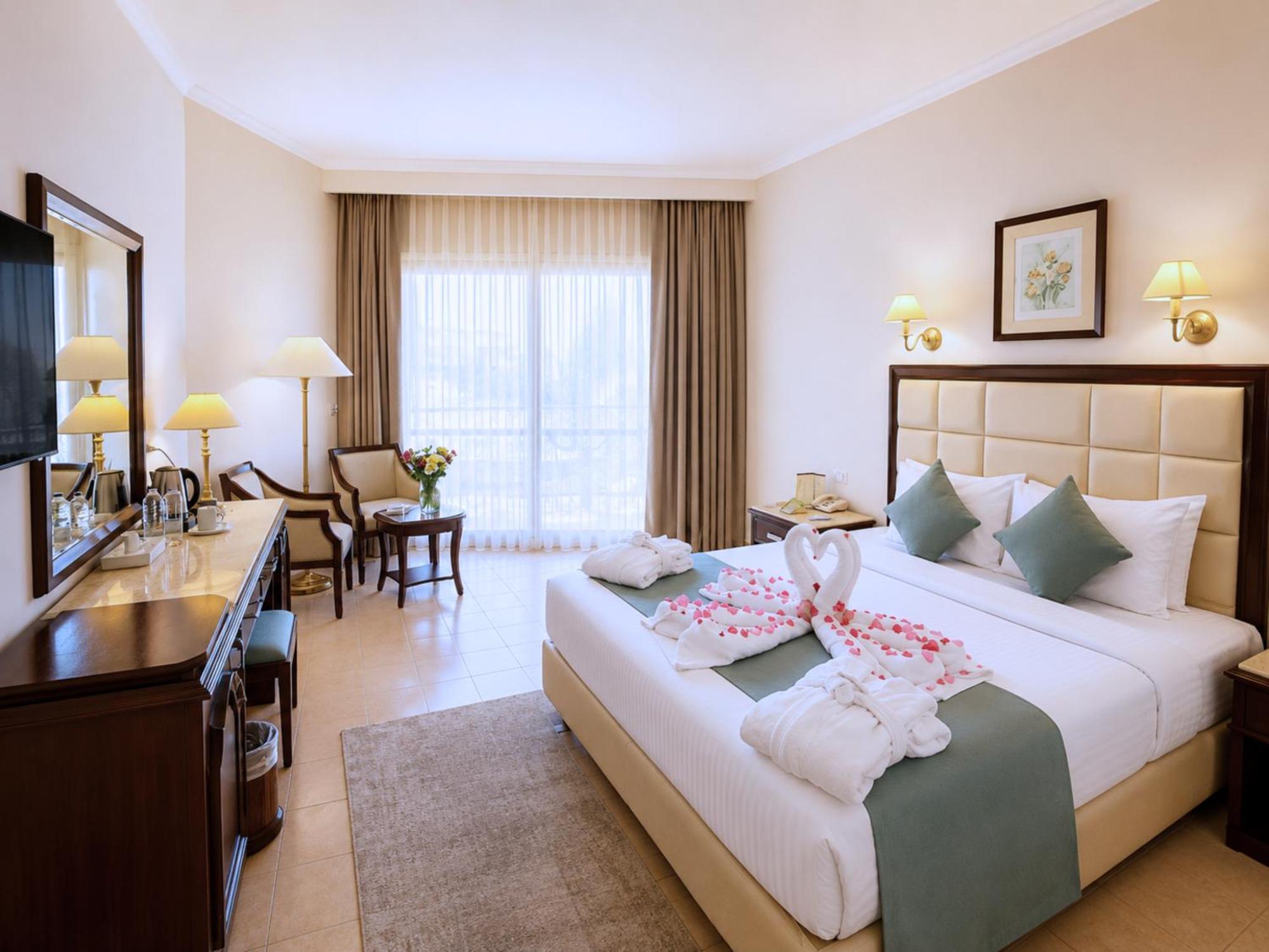 Honeymooner Room