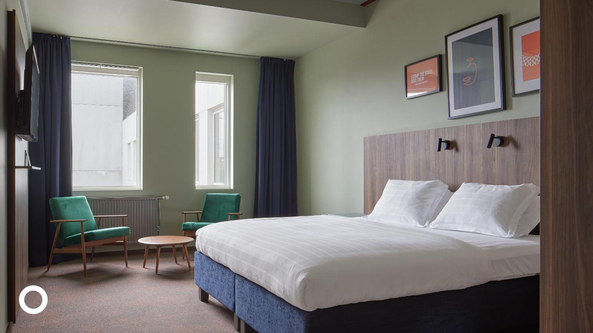 Deluxe King Room Spa Access