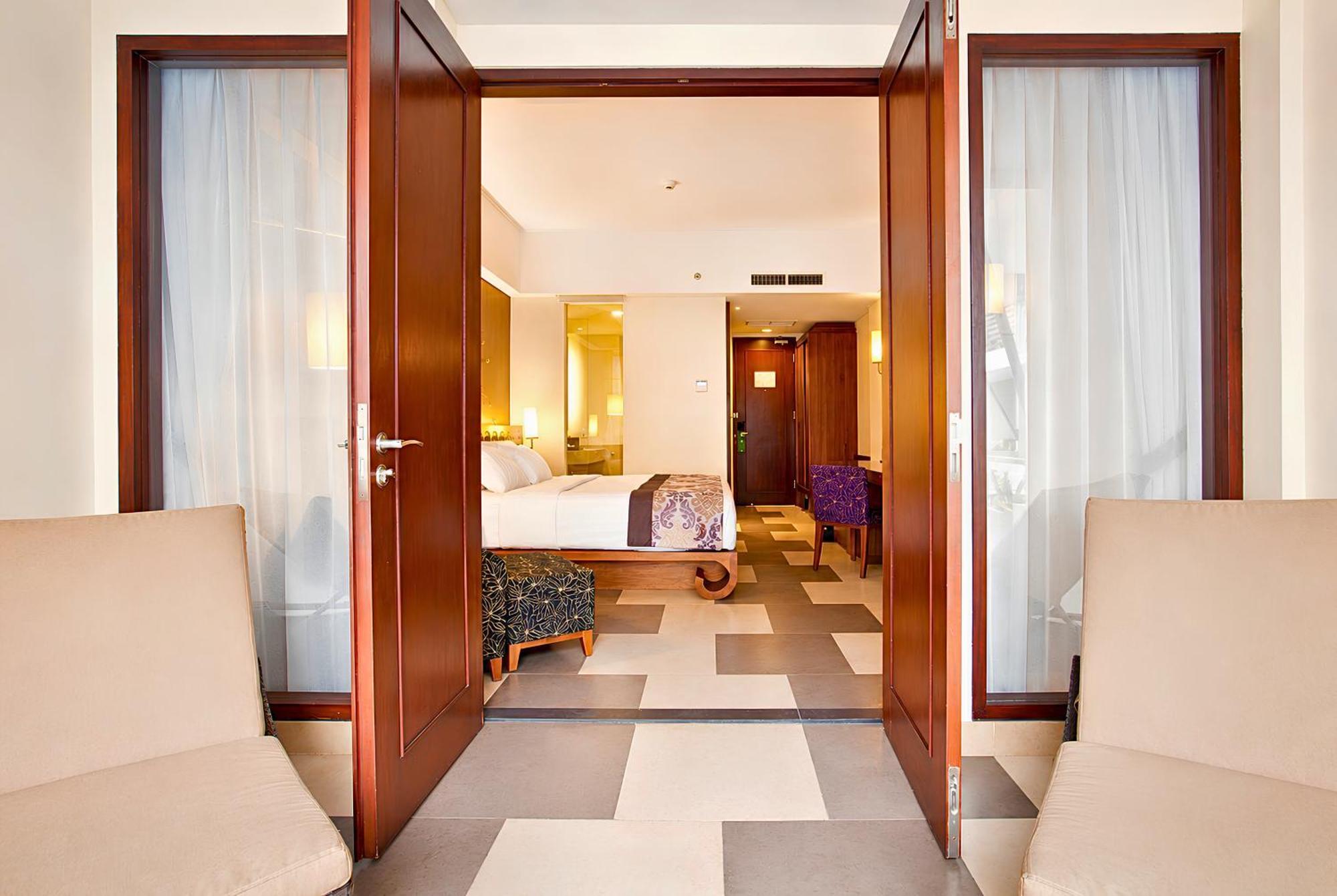 Deluxe Double or Twin Room Pool Access