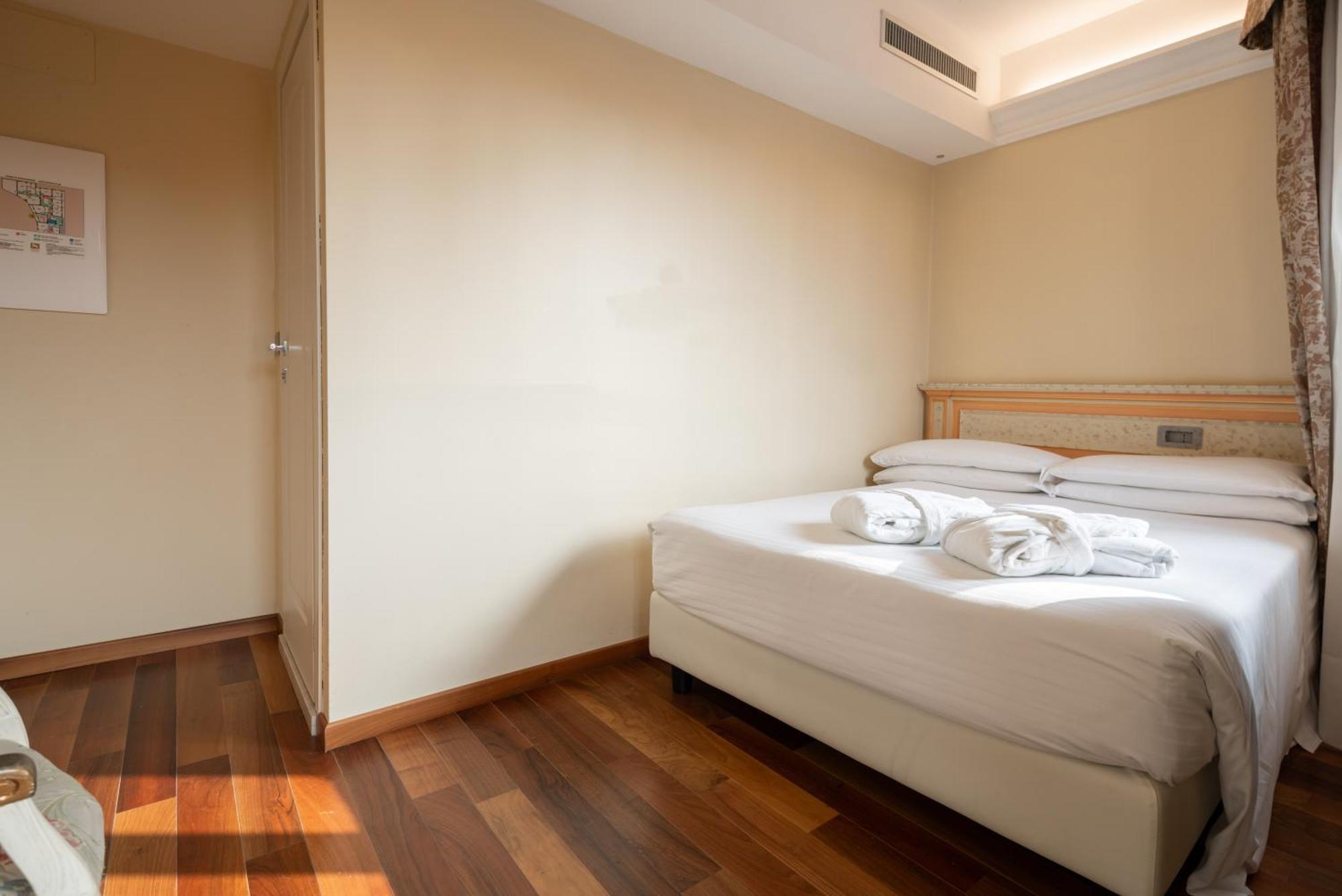 Small Double Room,1773678322:JPEG