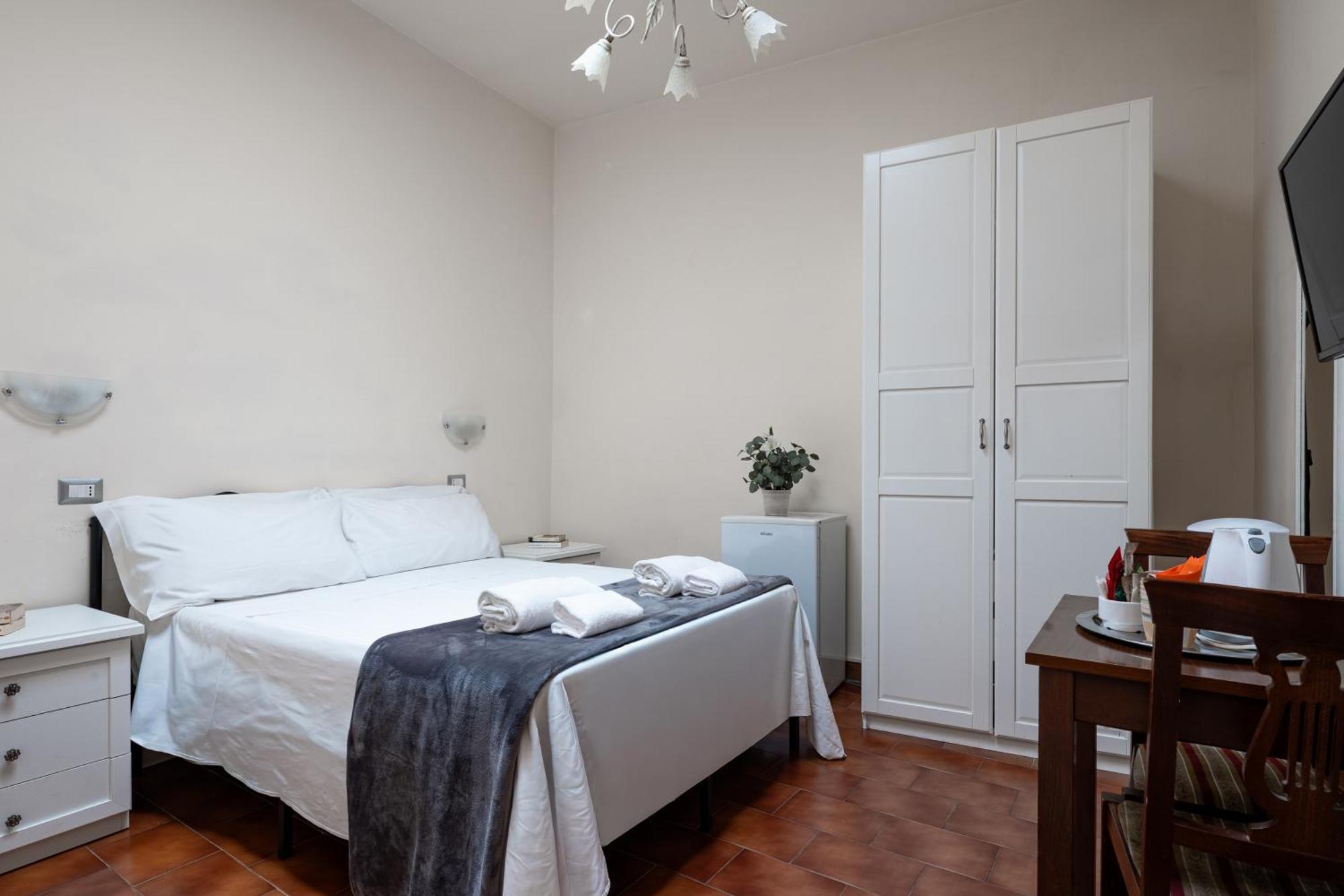 Habitación Doble Básica con baño privado exterior