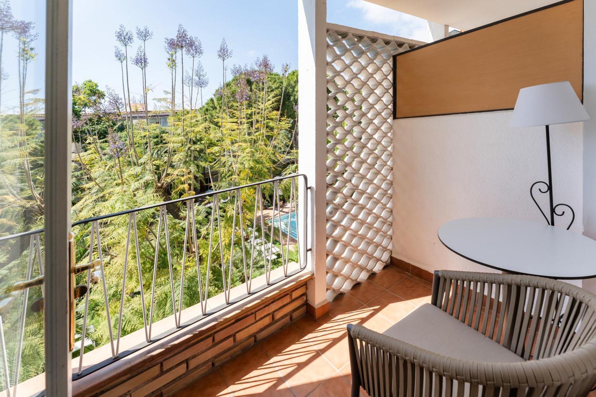 Single Room Balcony