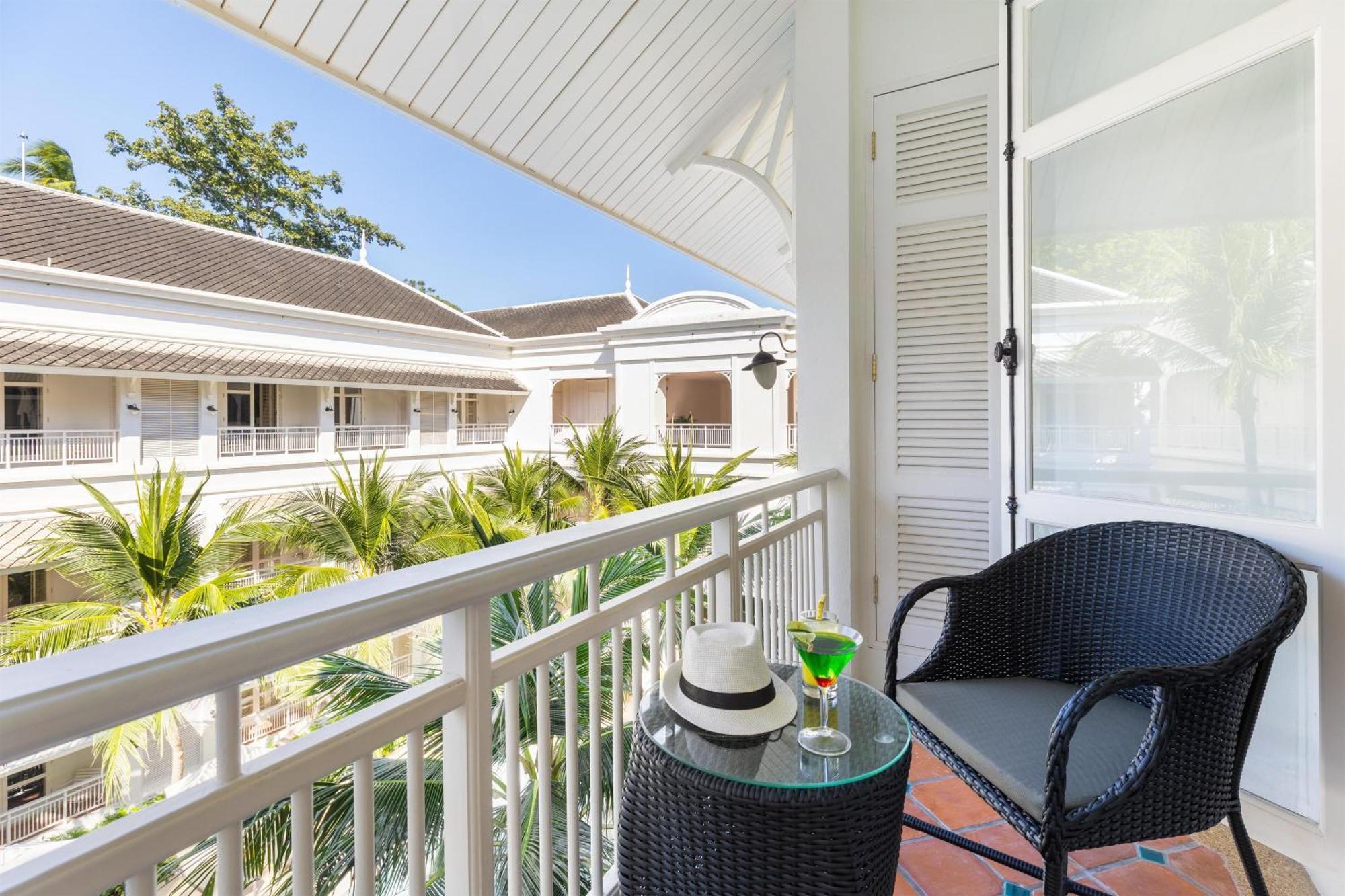 Superior Pool View Balcony 1 King