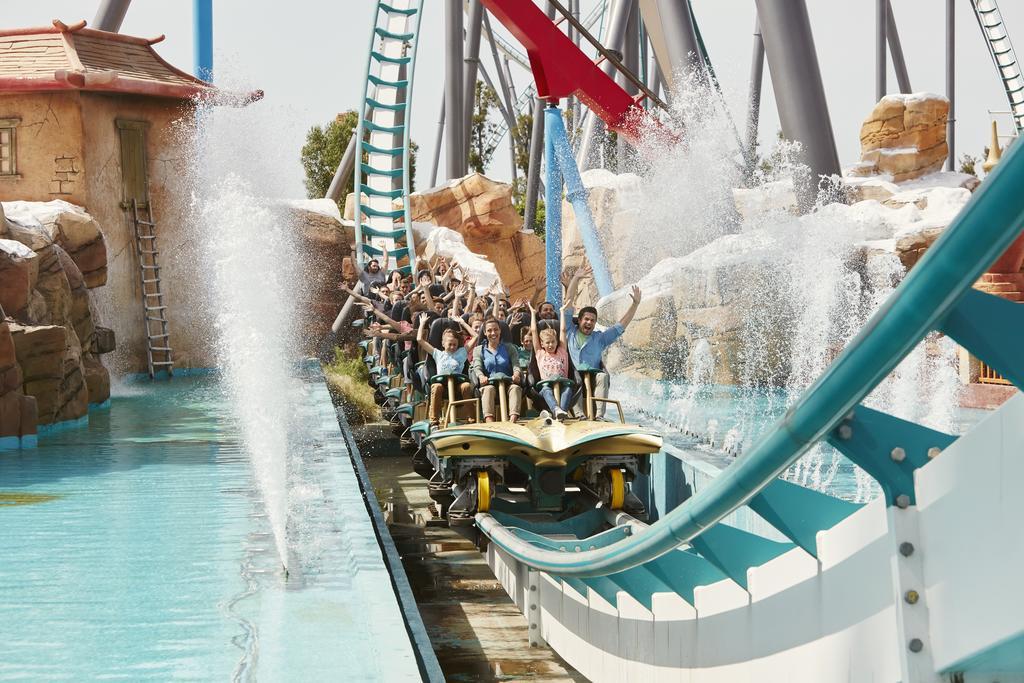 Standaardkamer met toegang tot PortAventura Park (2 volwassenen + 2 kinderen) + 1 ticket voor Ferrari Land