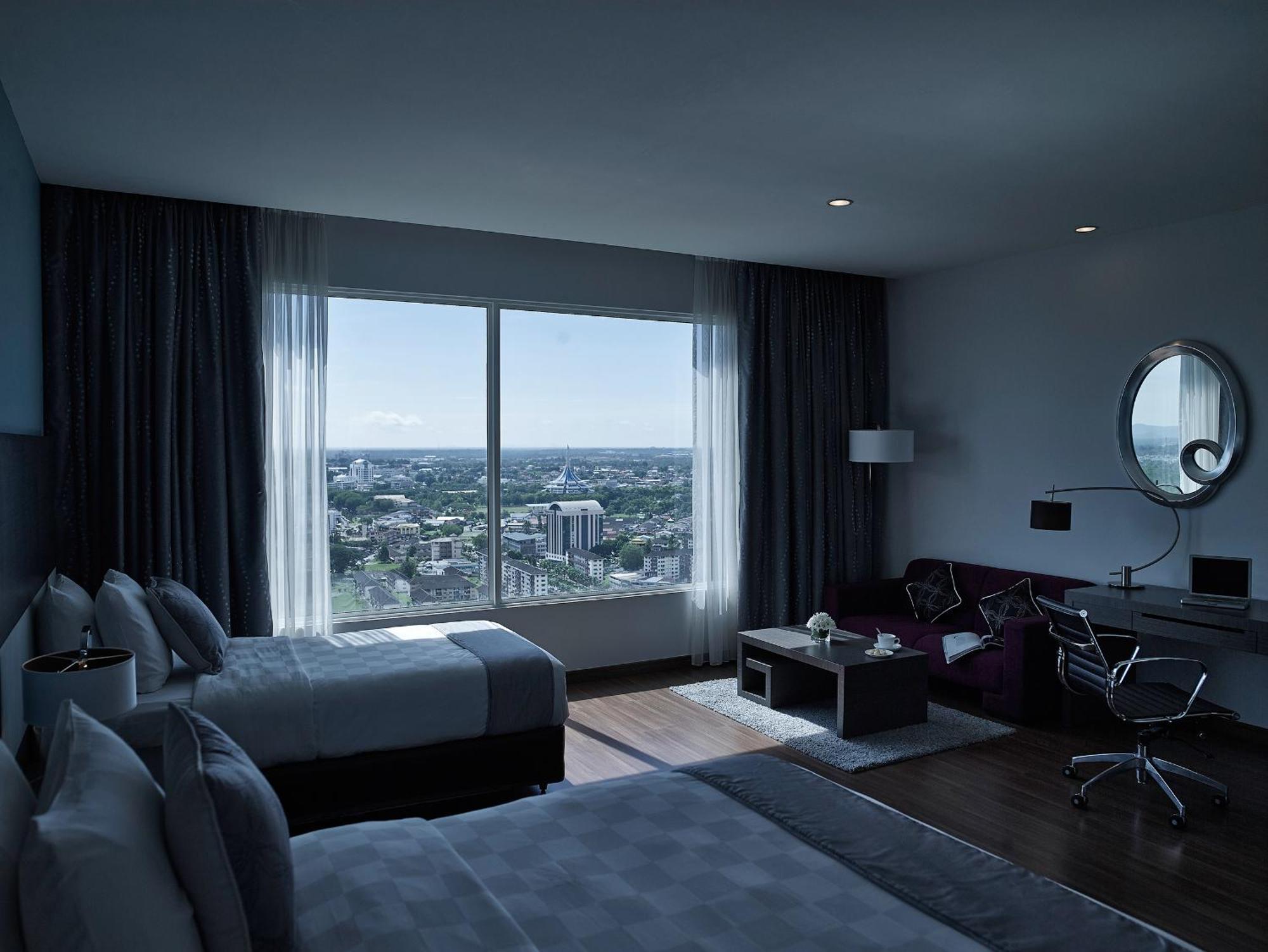 Family Room with One King Bed and One Single Bed