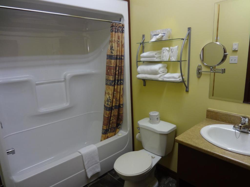 Connecting Room - Basement (6 Adults)