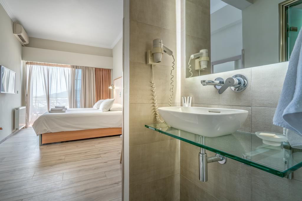 Double or Twin Room Sea View