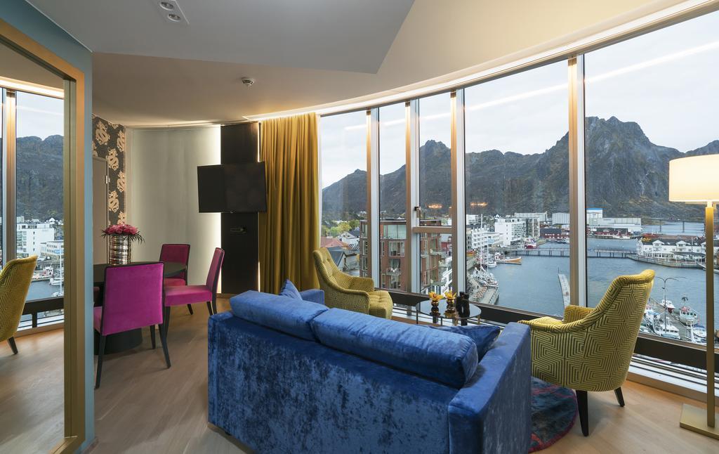 Corner Suite