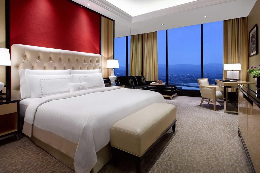 Club Premier Room with Free Benefit