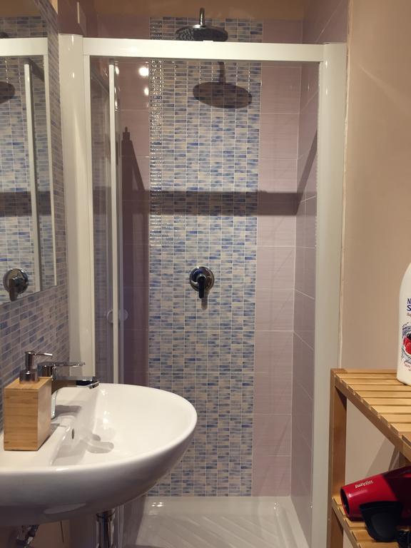 Double or Twin Room Private Bathroom