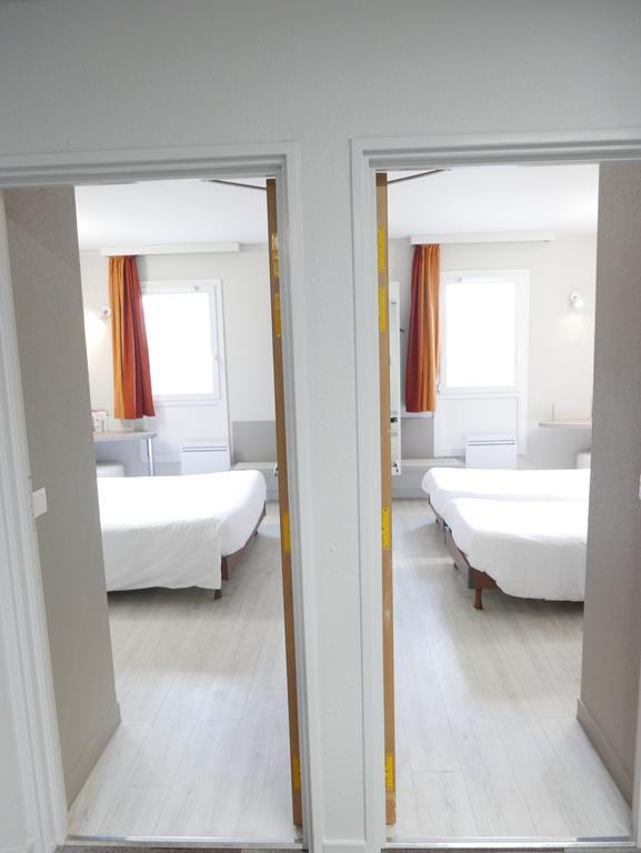 Adjacent Rooms,1498610599:JPEG