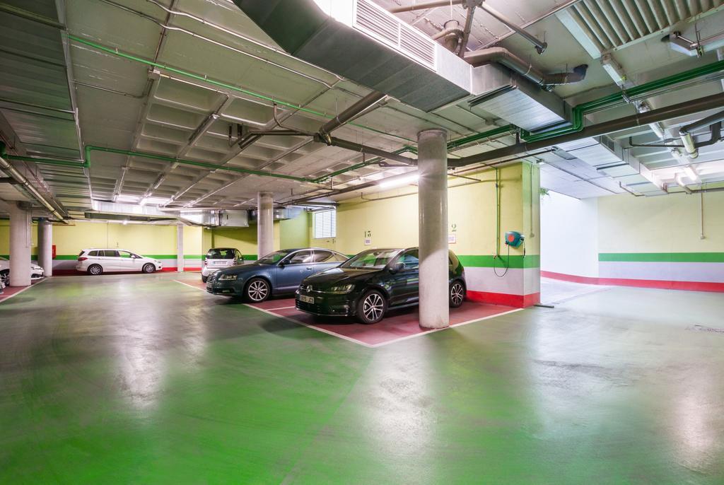 Single Room with Parking