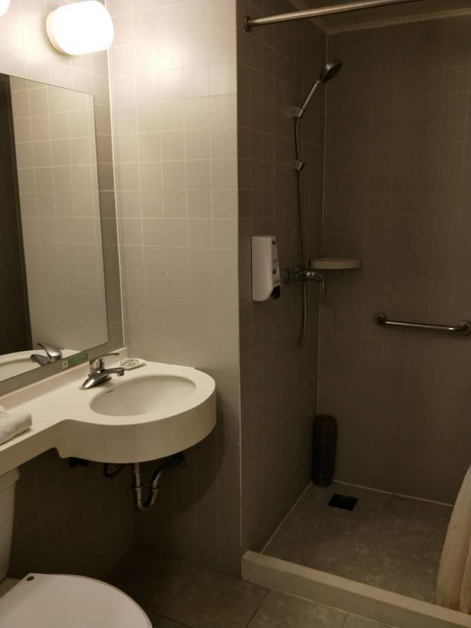 Standard Twin Room B