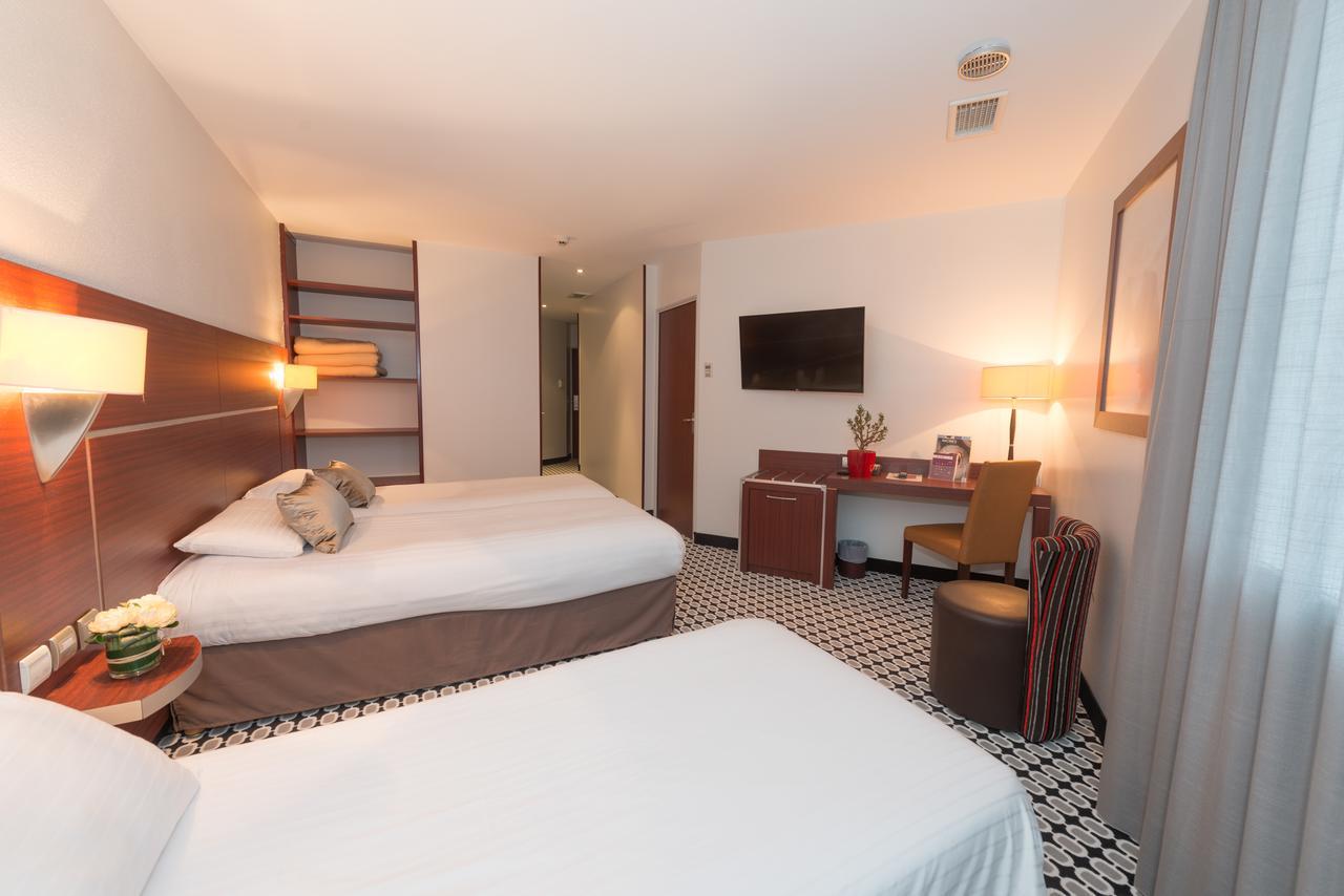Superior Triple Room 3 Single Beds,982394347:JPEG