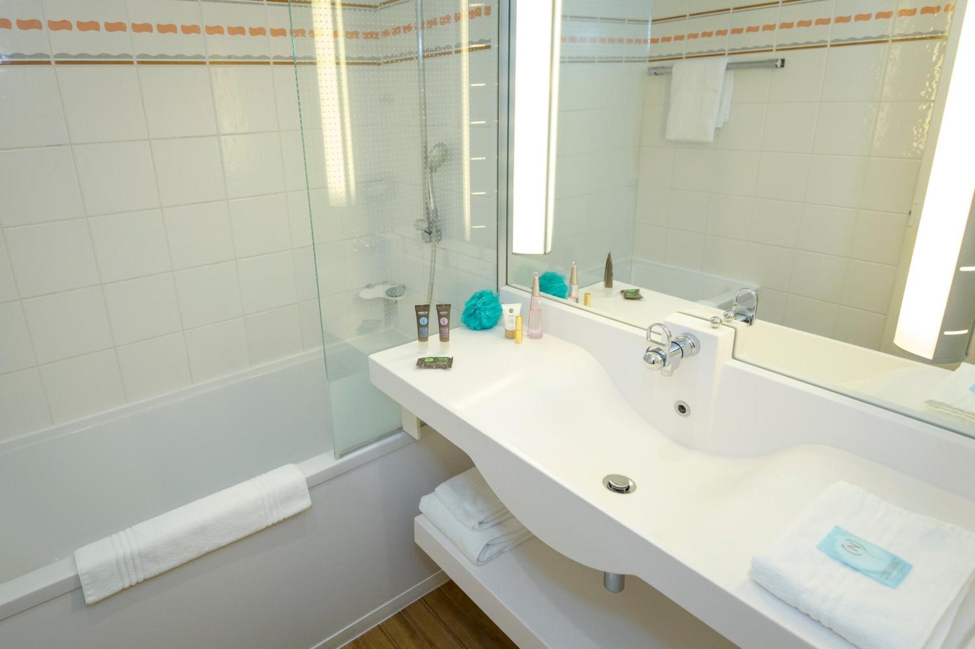 Chambre Exécutive avec 1 Lit Double et 1 Canapé