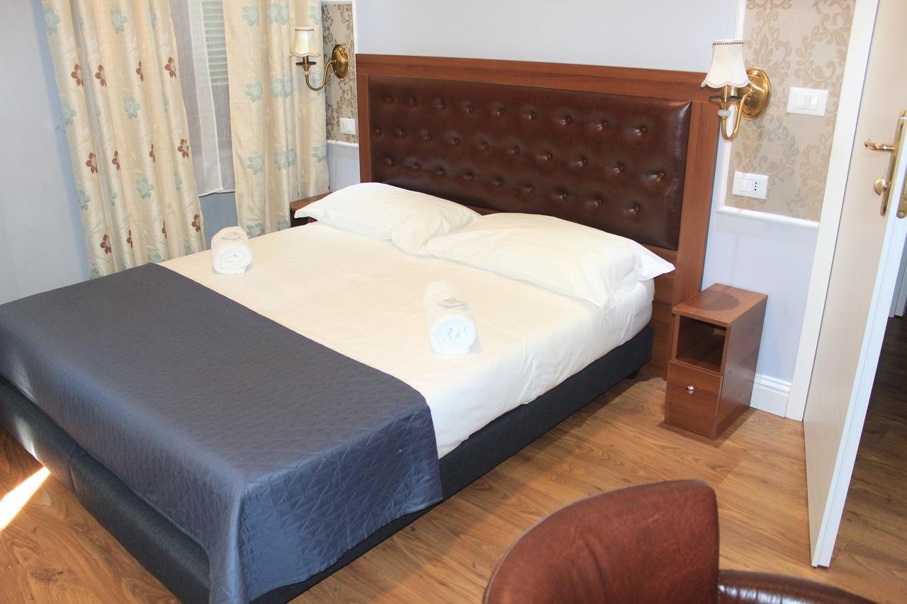 Double or Twin Room with Private Bathroom,744542809:JPEG