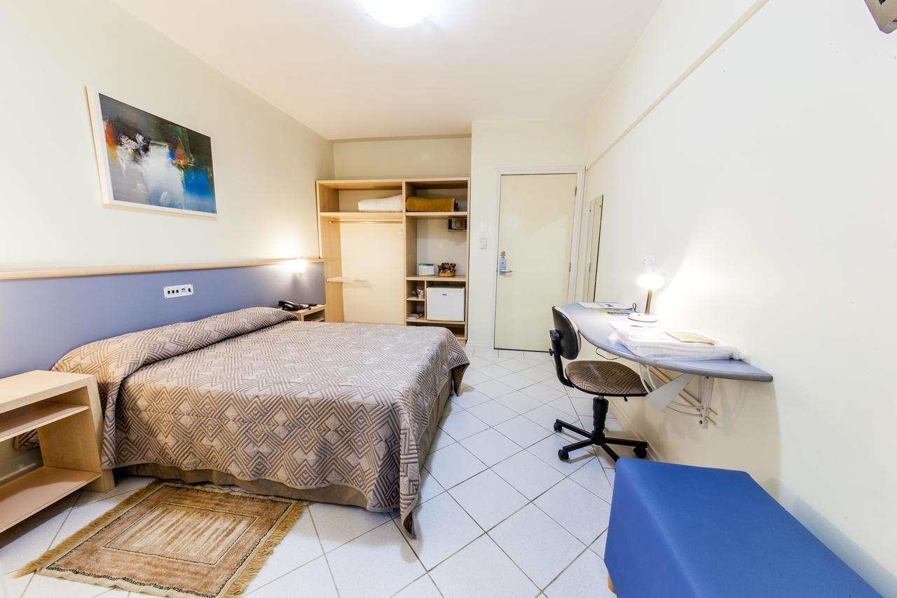 Quarto Duplo