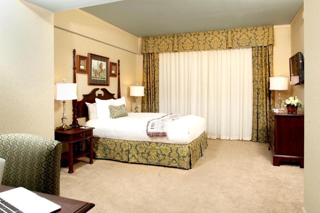 Deluxe King Room,1210614721:JPEG