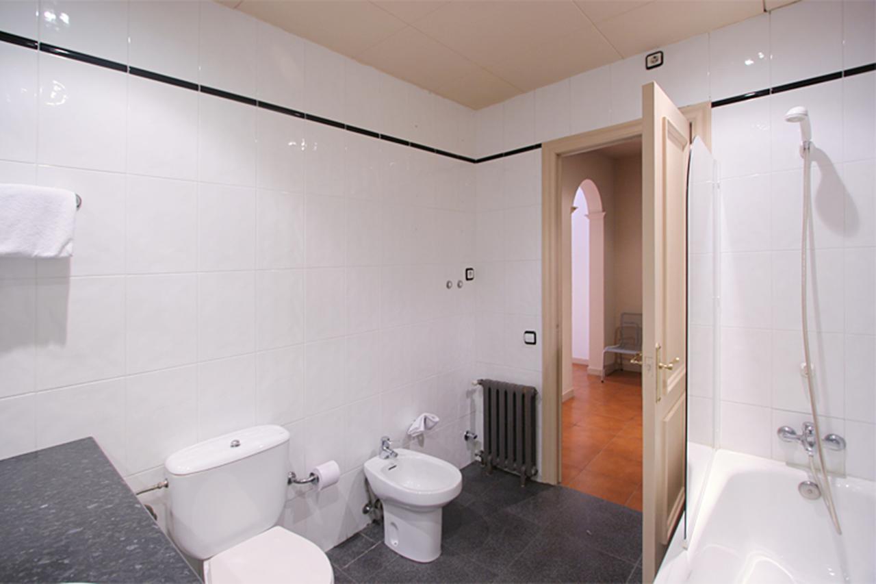 Superior One-Bedroom Apartment