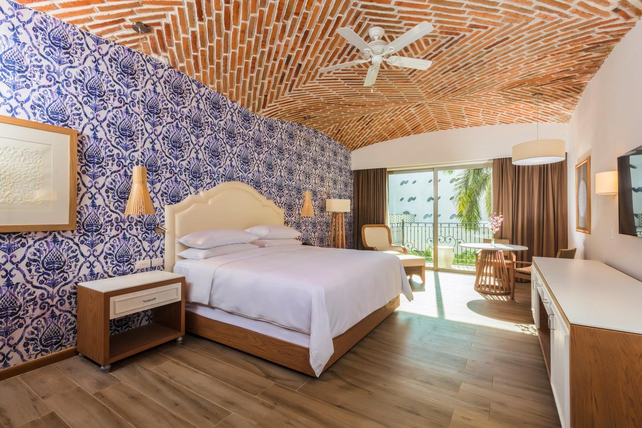 Junior Suite mit Poolblick