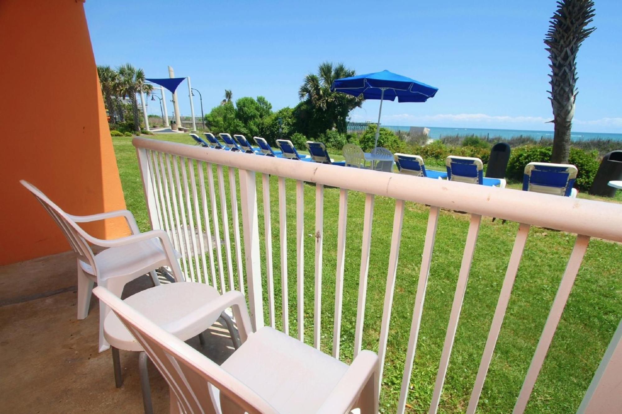 Oceanfront King Suite Balcony