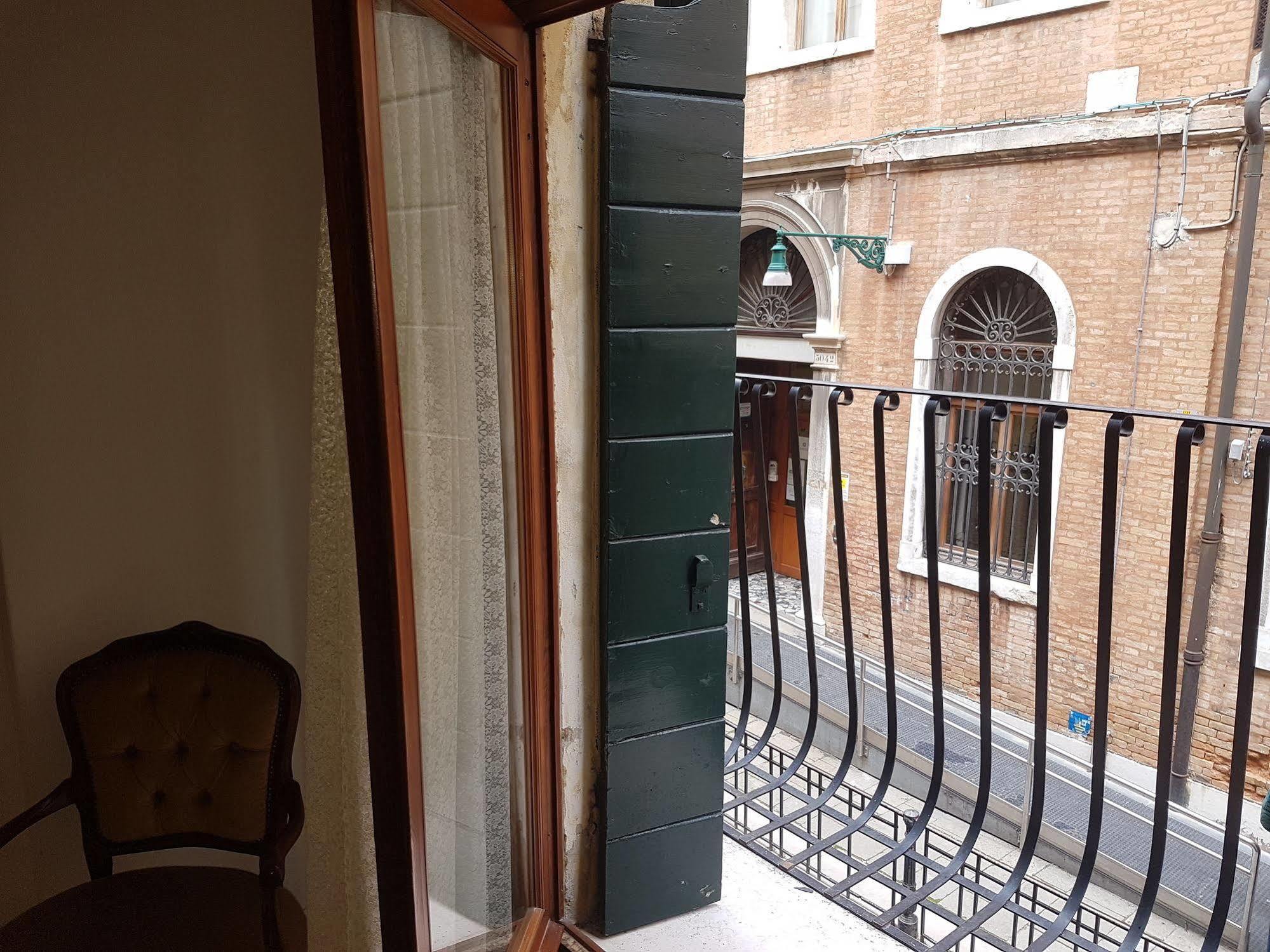 Chambre Double ou Lits Jumeaux - Vue sur Canal